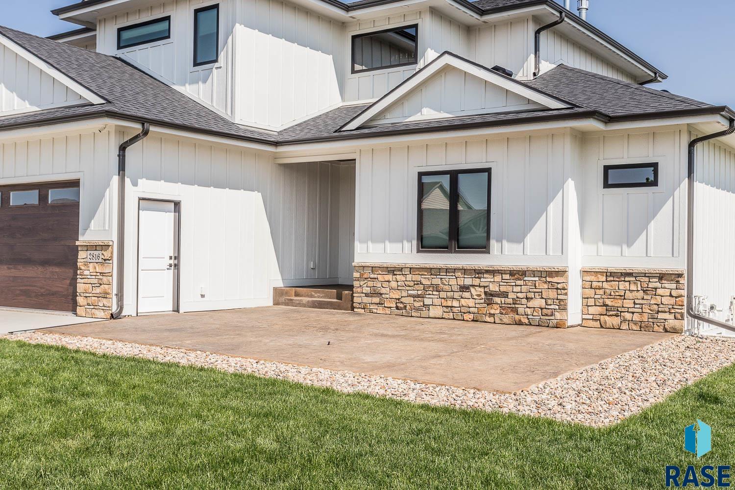 2816 E Sunflower Cir