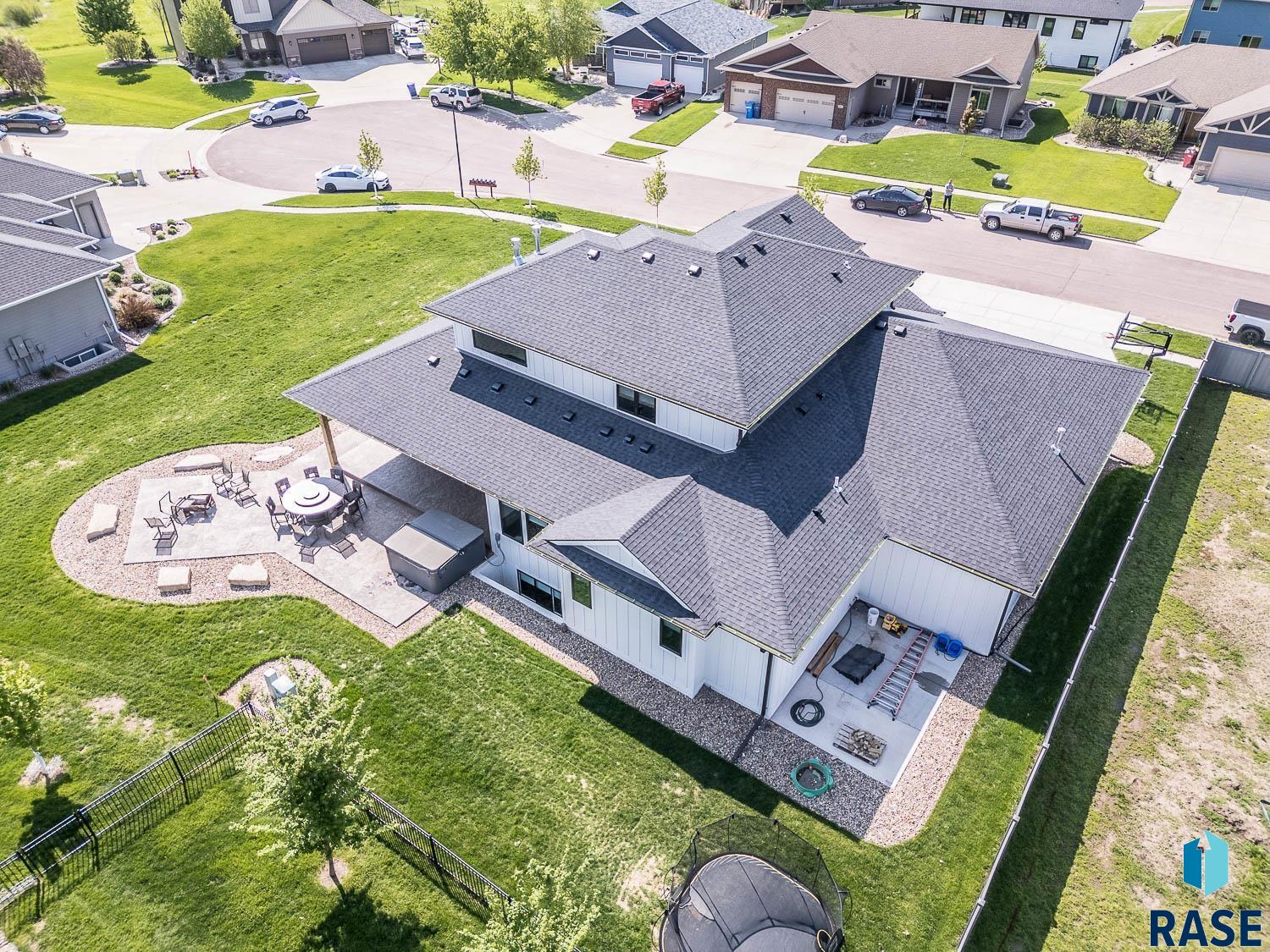 2816 E Sunflower Cir