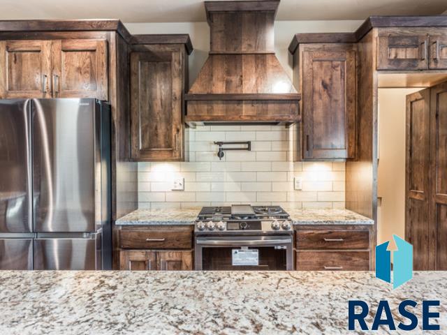 2816 E Sunflower Cir