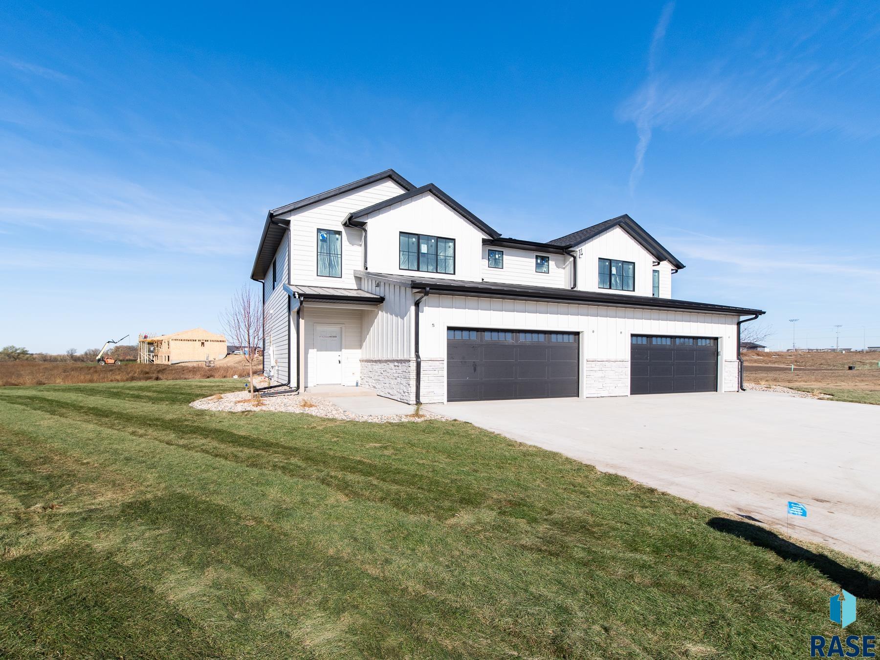 5520 W Liberator Cir