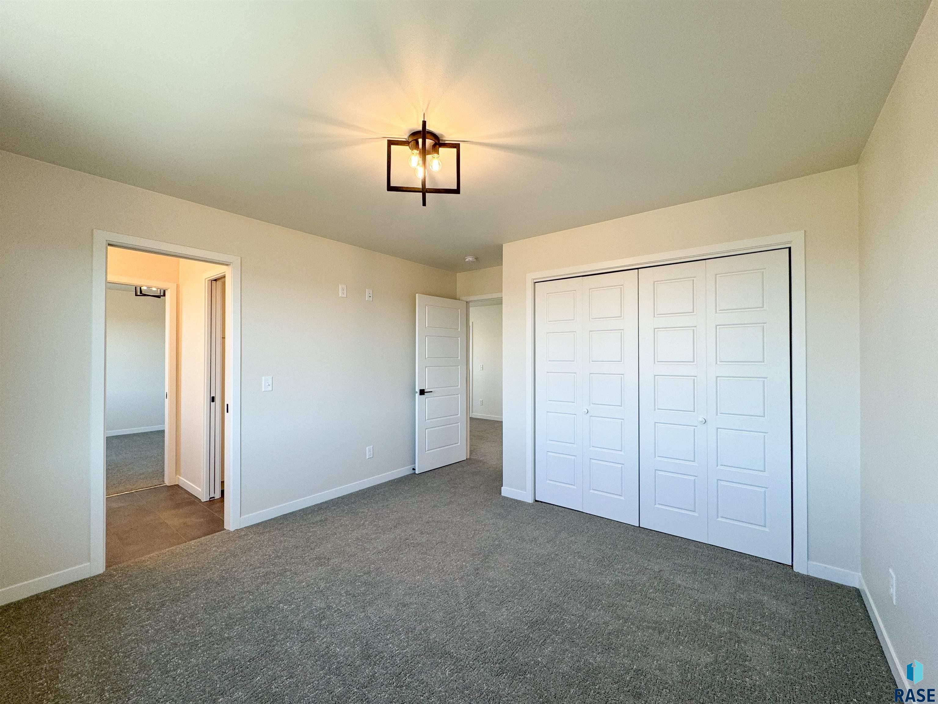 5524 W Liberator Cir