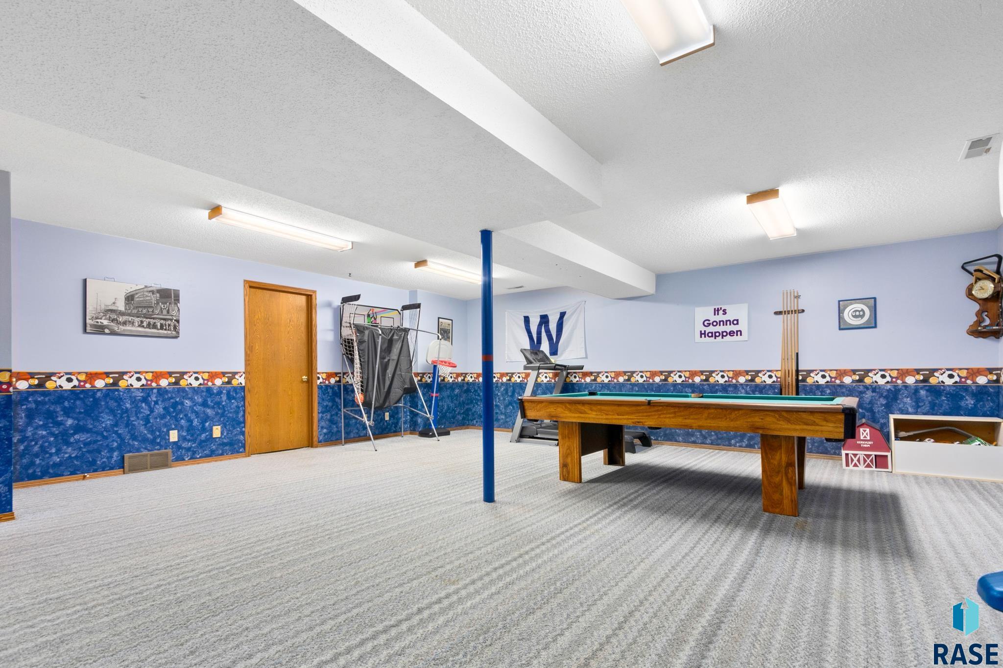 830 Hyland Dr