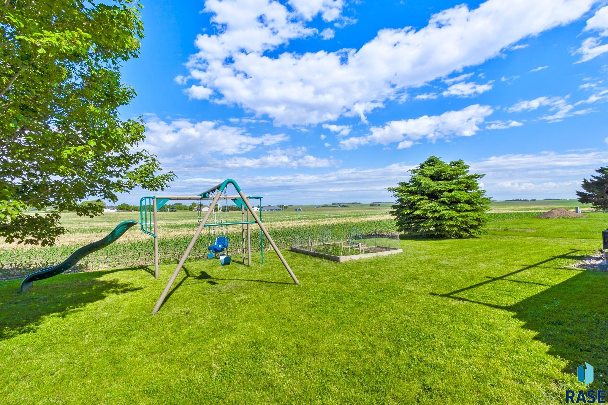 830 Hyland Dr