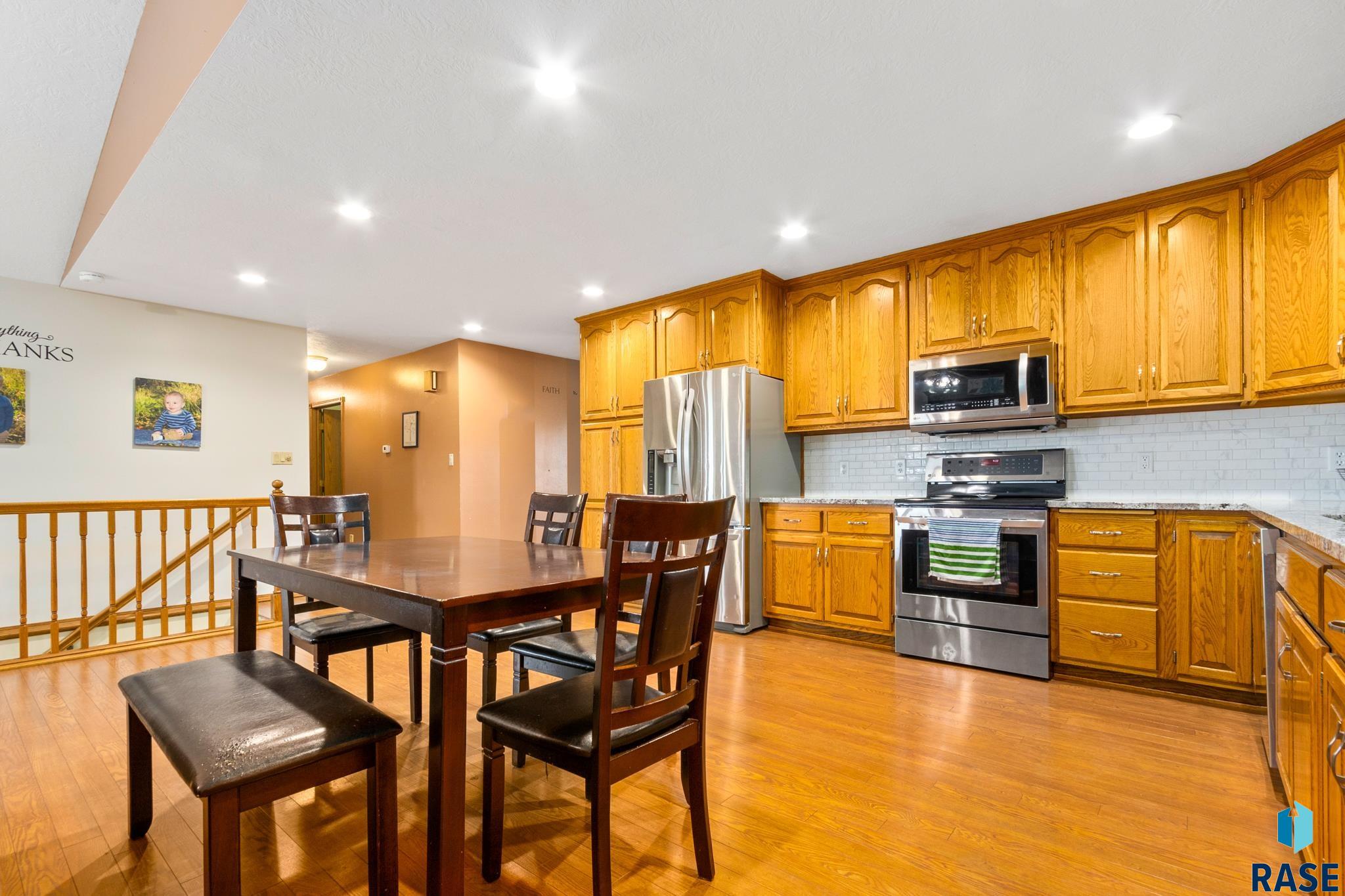 830 Hyland Dr