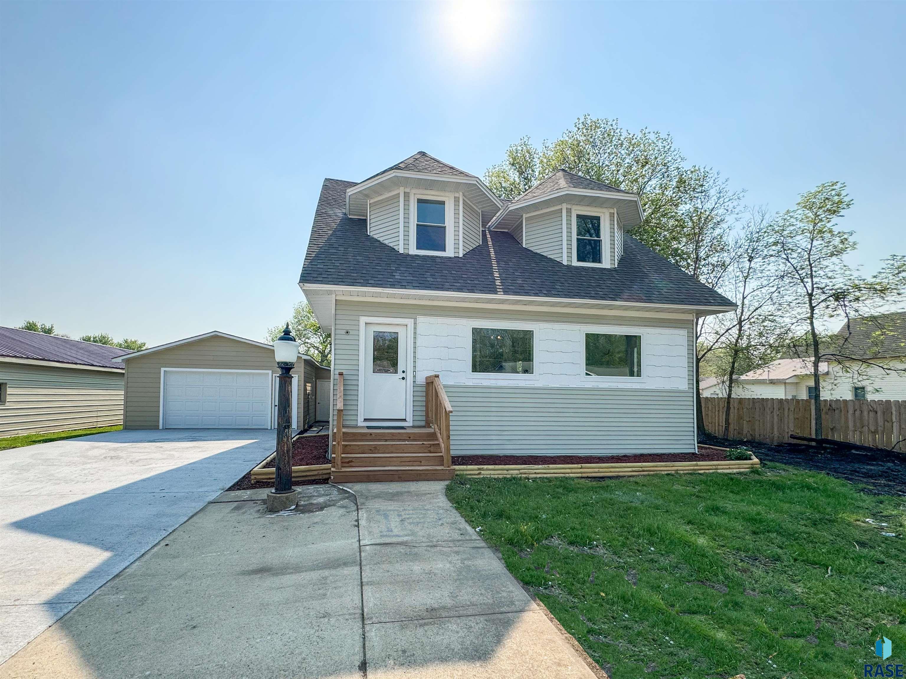 360 N Cherry Ave