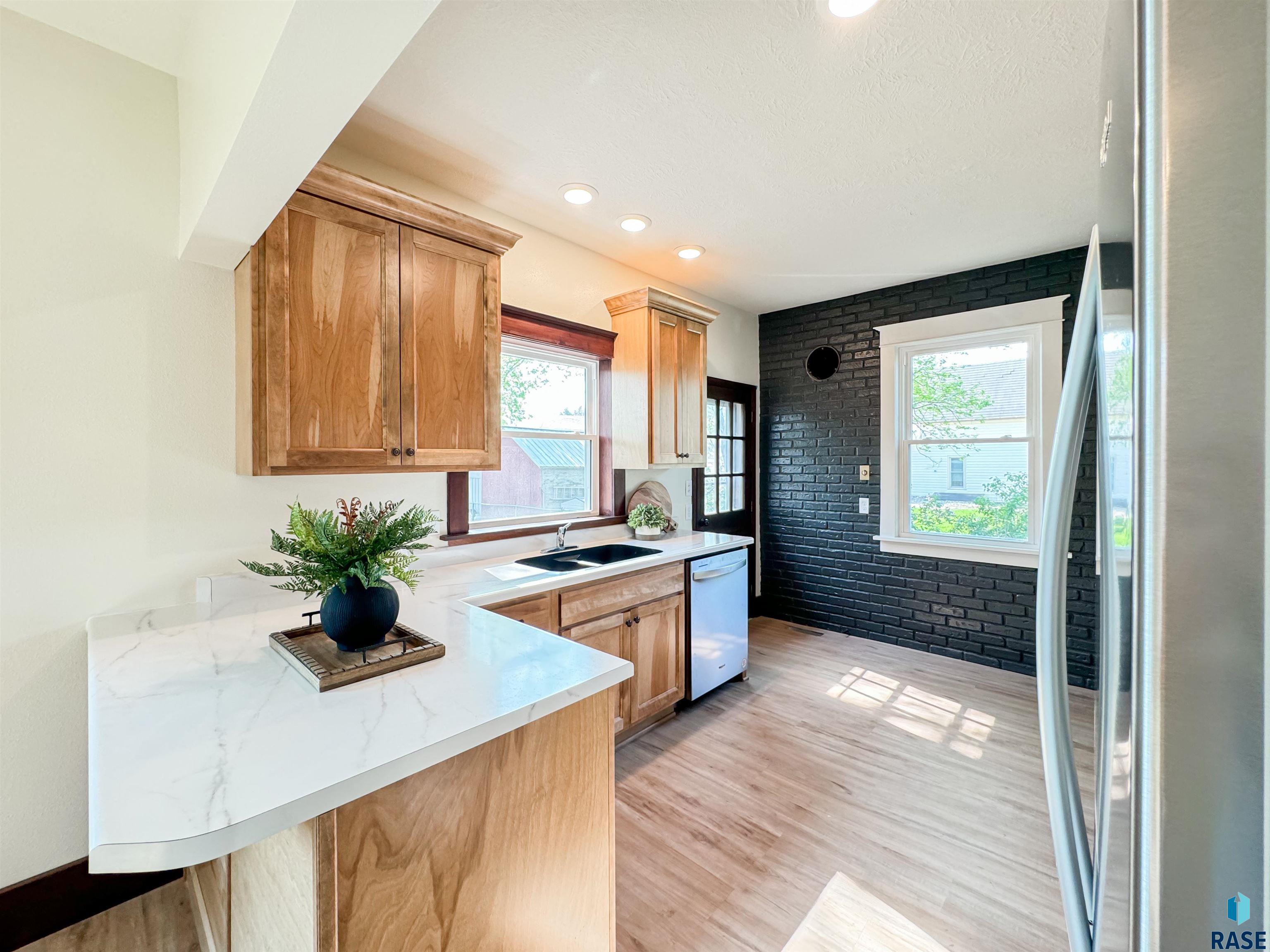 360 N Cherry Ave