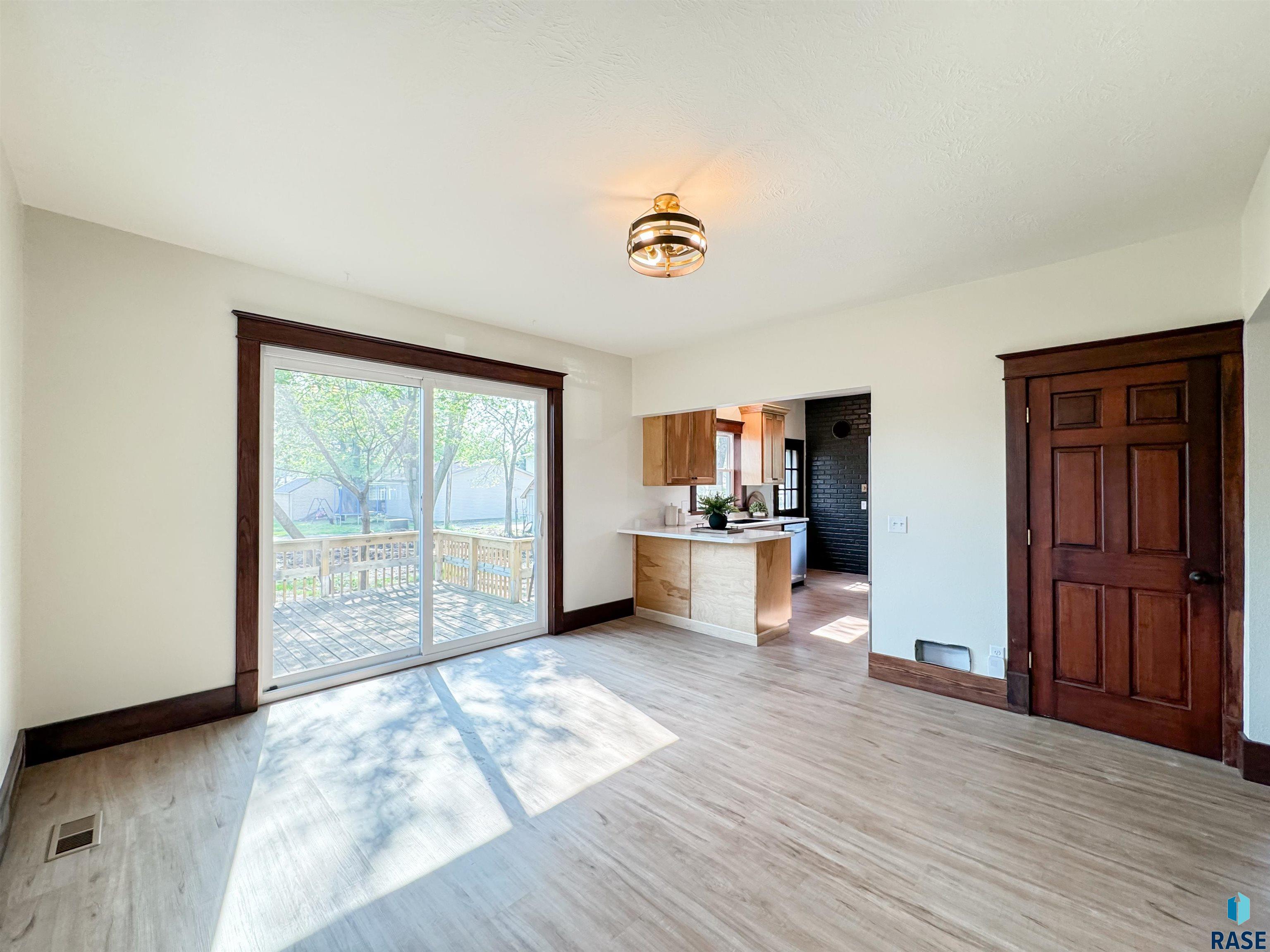 360 N Cherry Ave