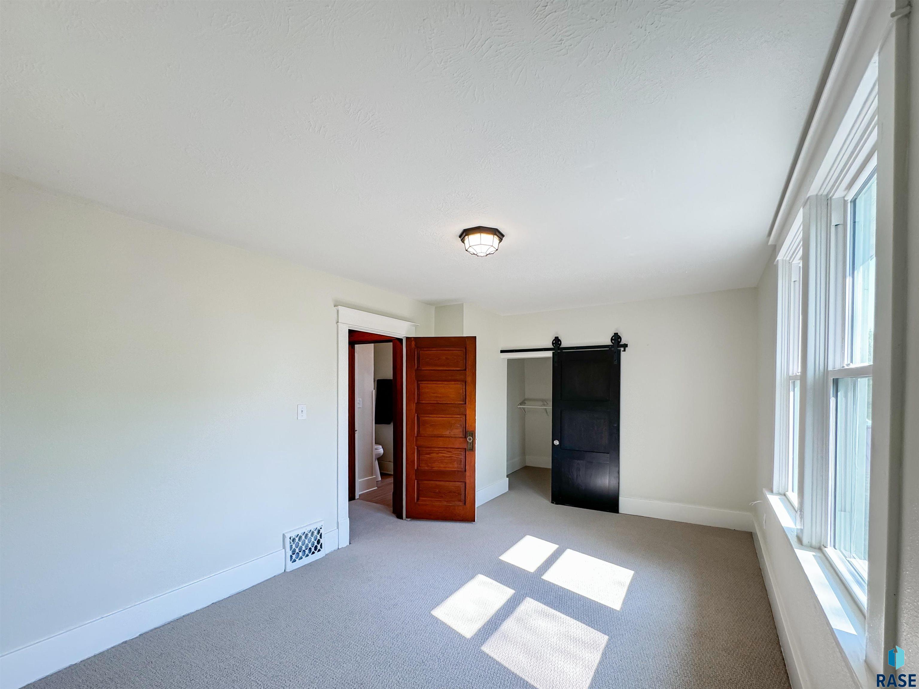 360 N Cherry Ave