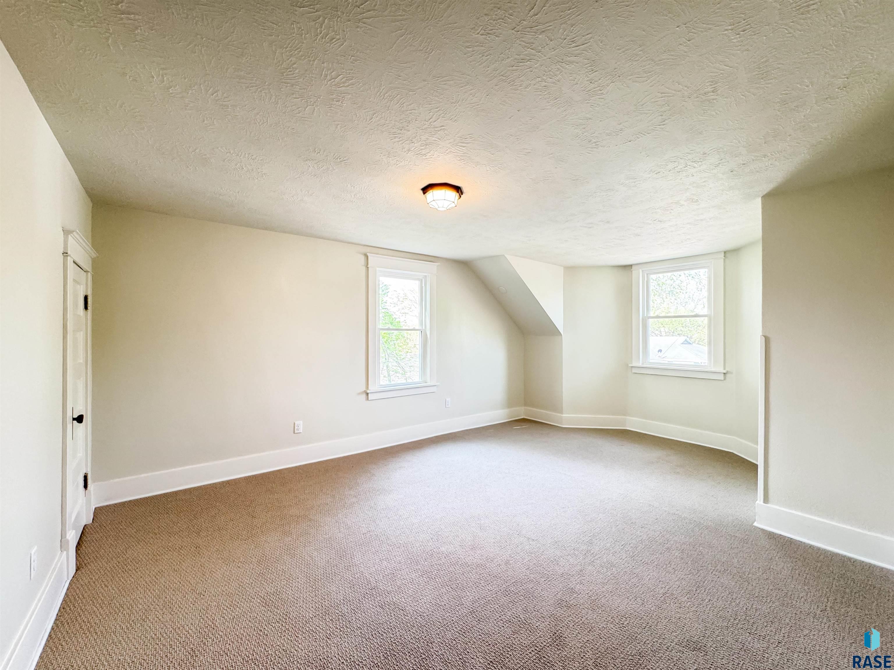 360 N Cherry Ave