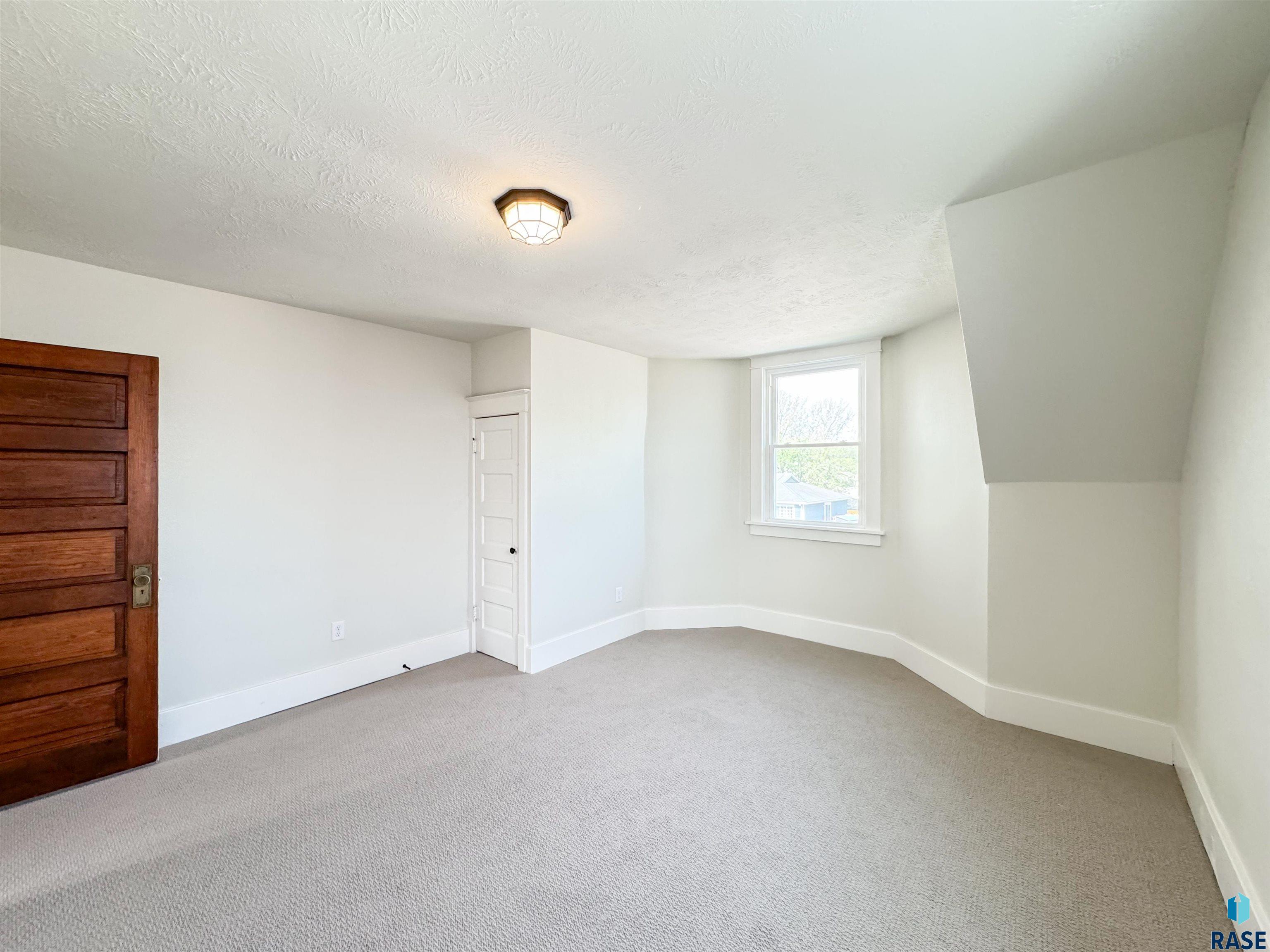 360 N Cherry Ave