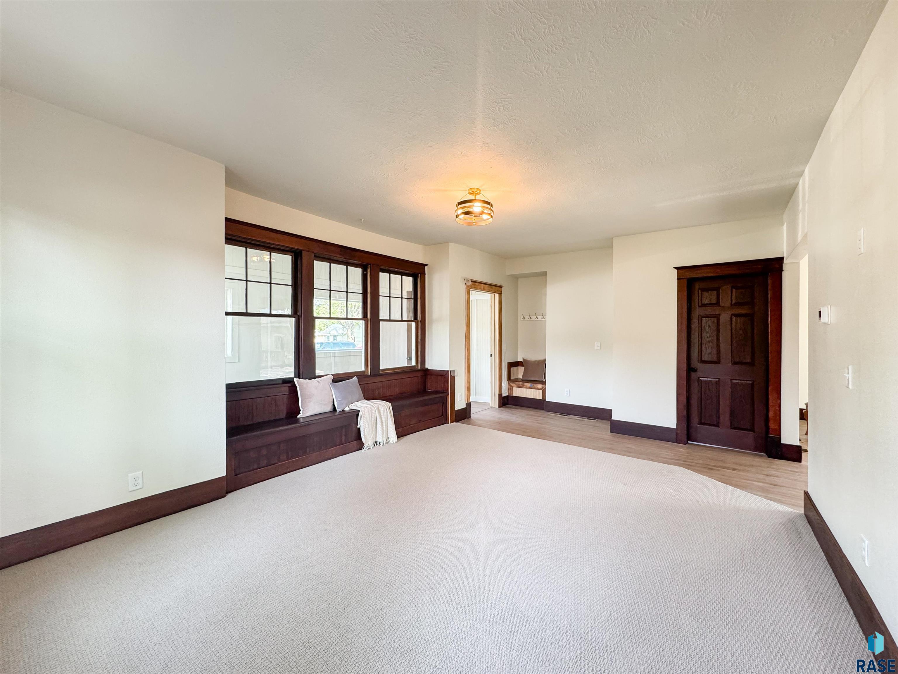 360 N Cherry Ave