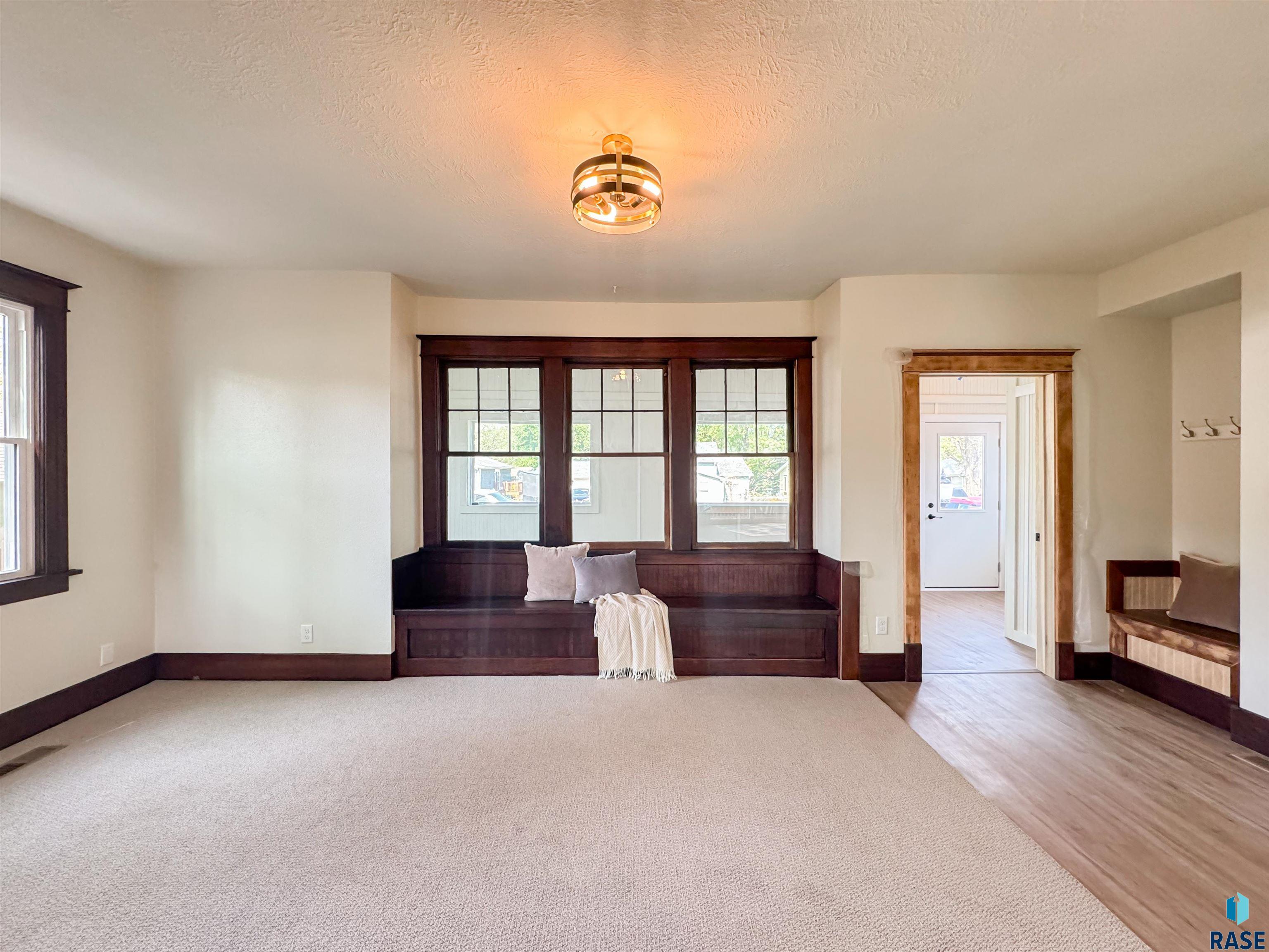 360 N Cherry Ave