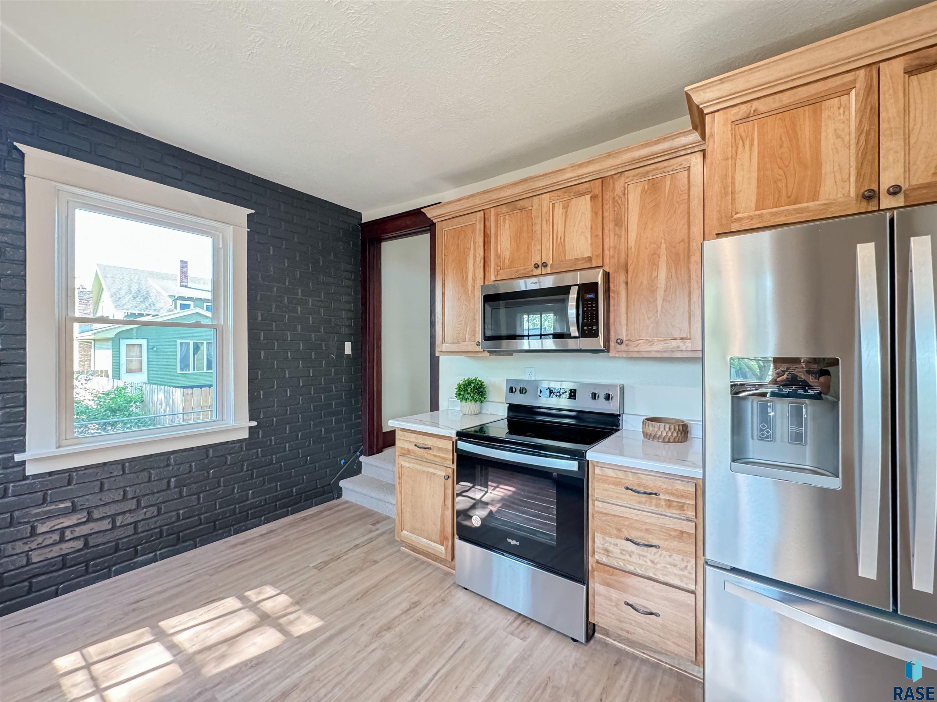 360 N Cherry Ave
