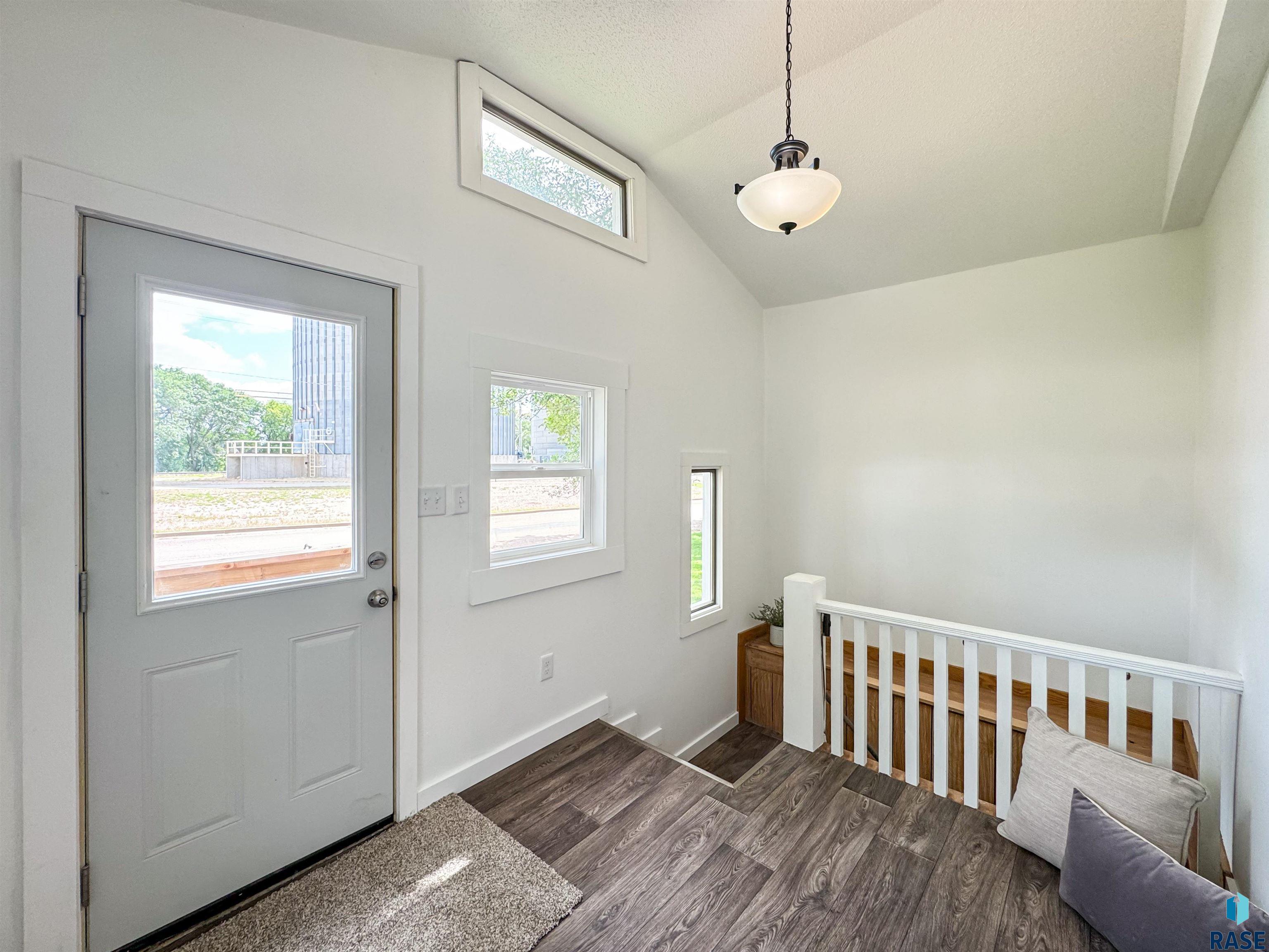 197 N Cherry Ave