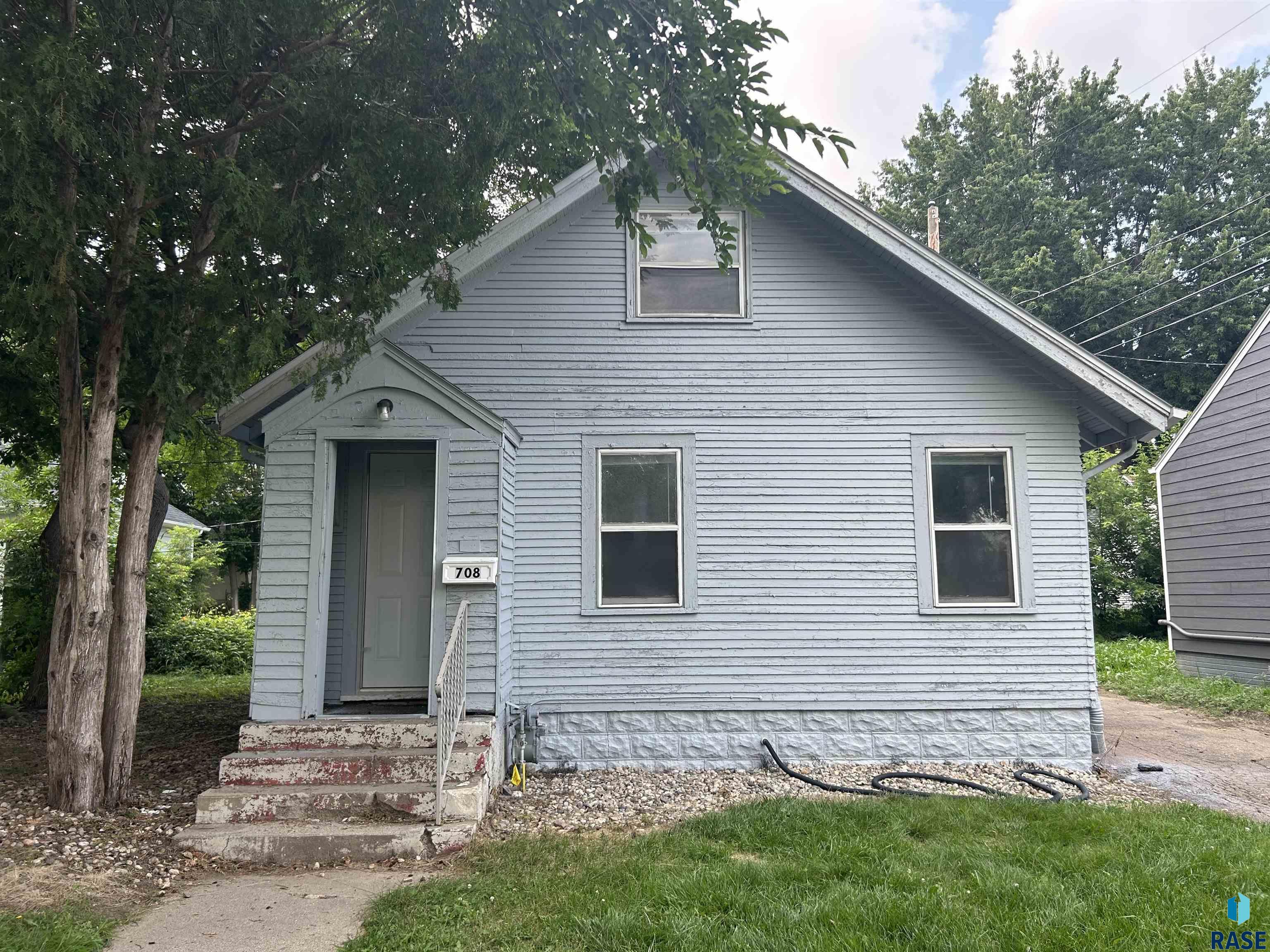 708 W 28th St