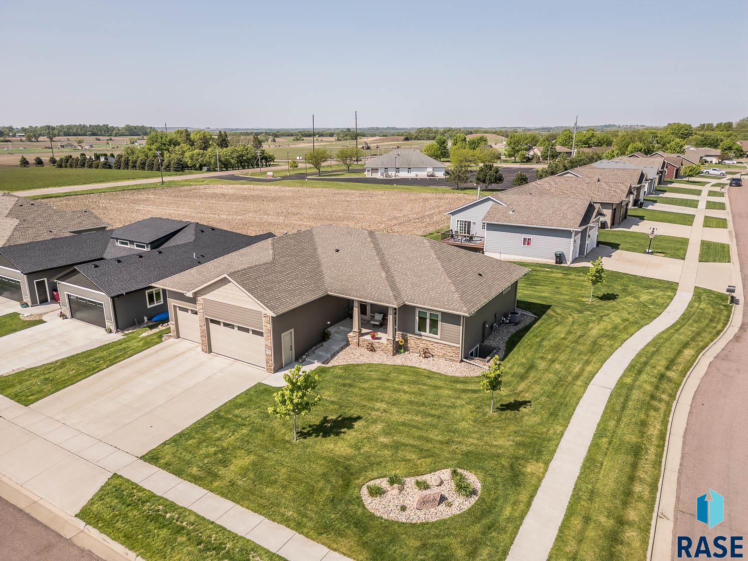 2601 E Sunburst Dr