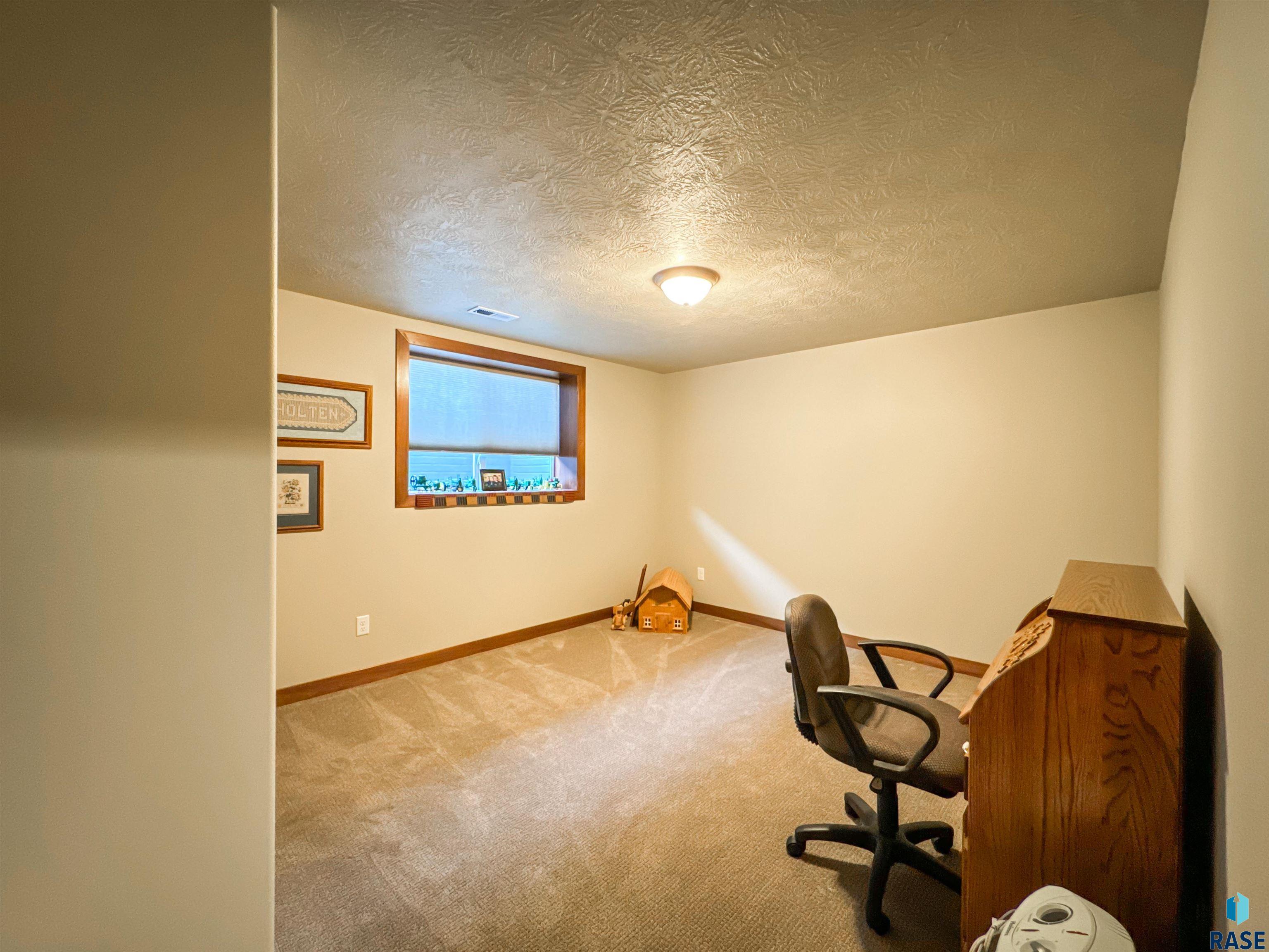 2601 E Sunburst Dr Drive