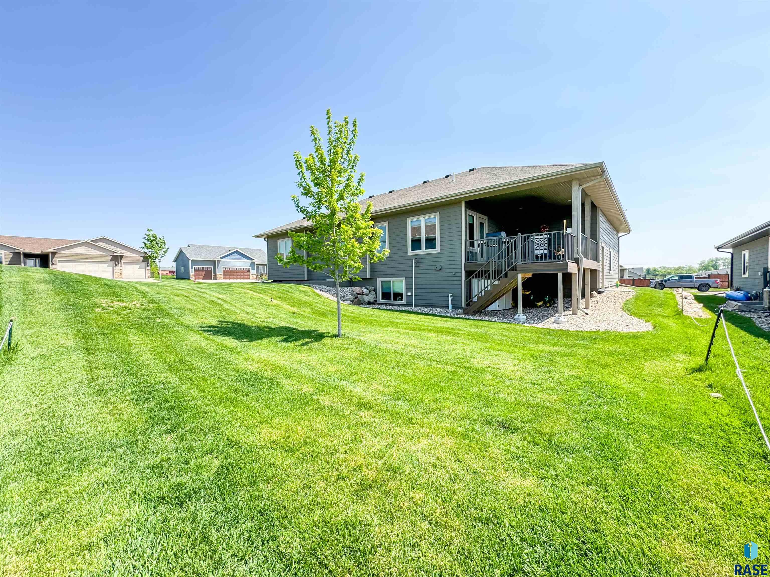 2601 E Sunburst Dr