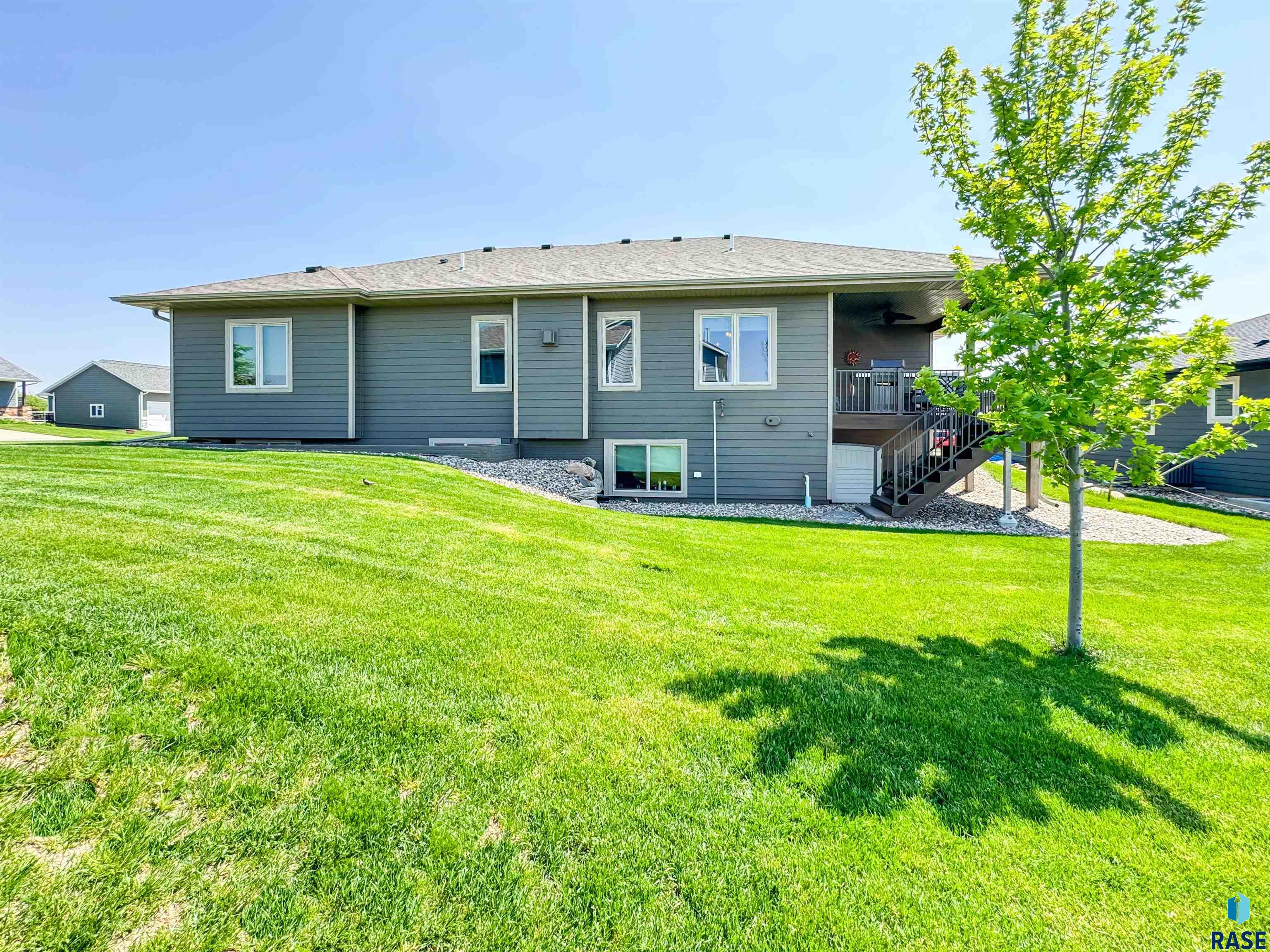 2601 E Sunburst Dr