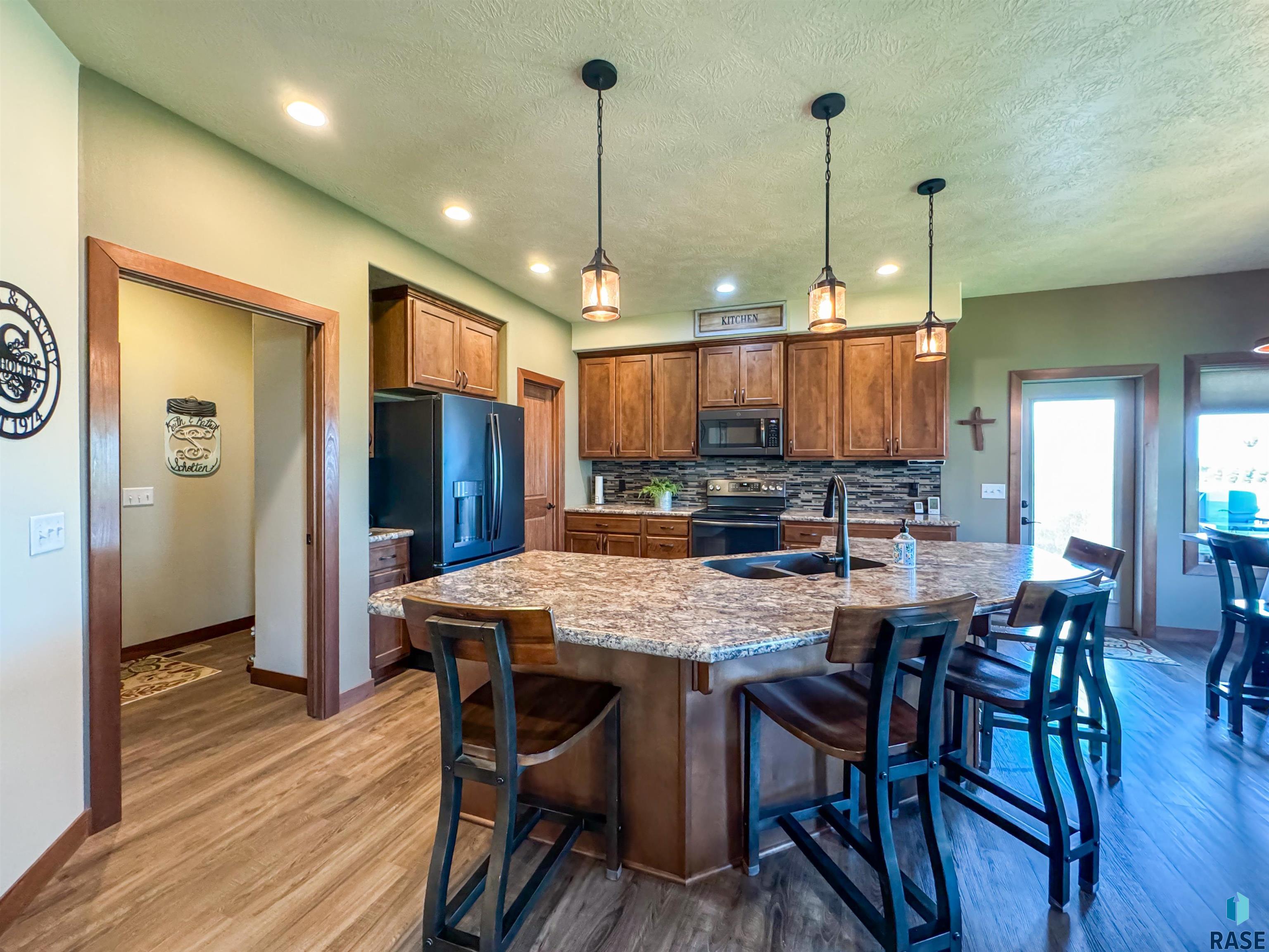 2601 E Sunburst Dr
