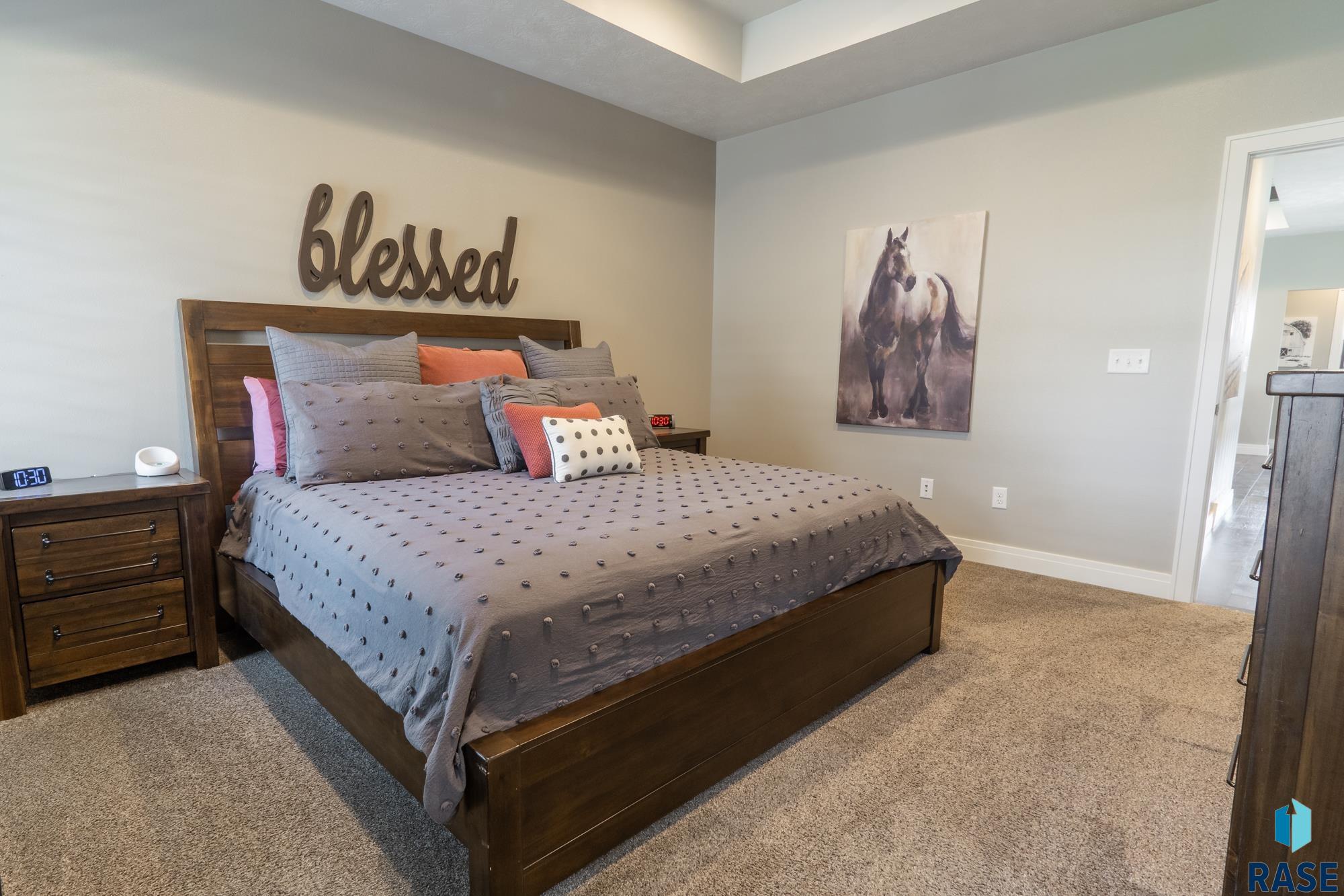 2420 E Tranquility Cir