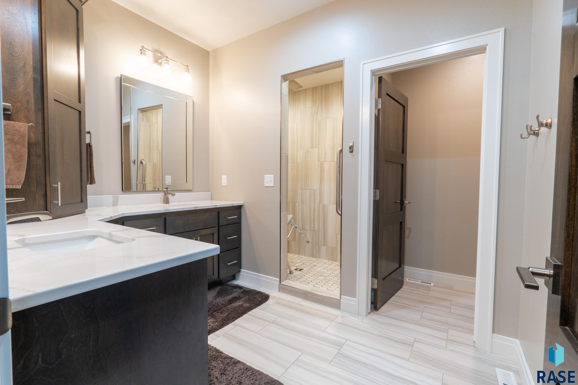2420 E Tranquility Cir