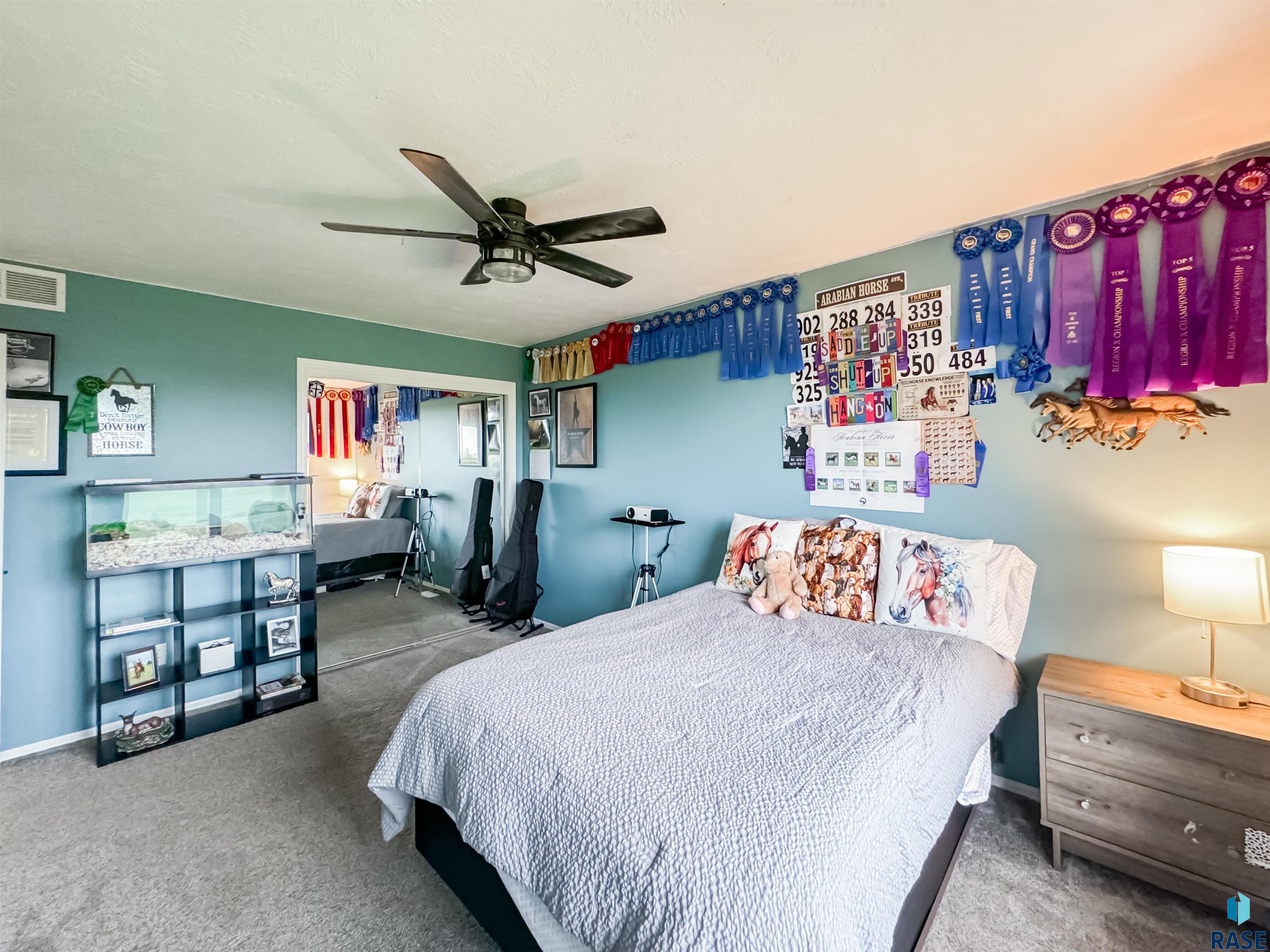 909 S Fawn Ct