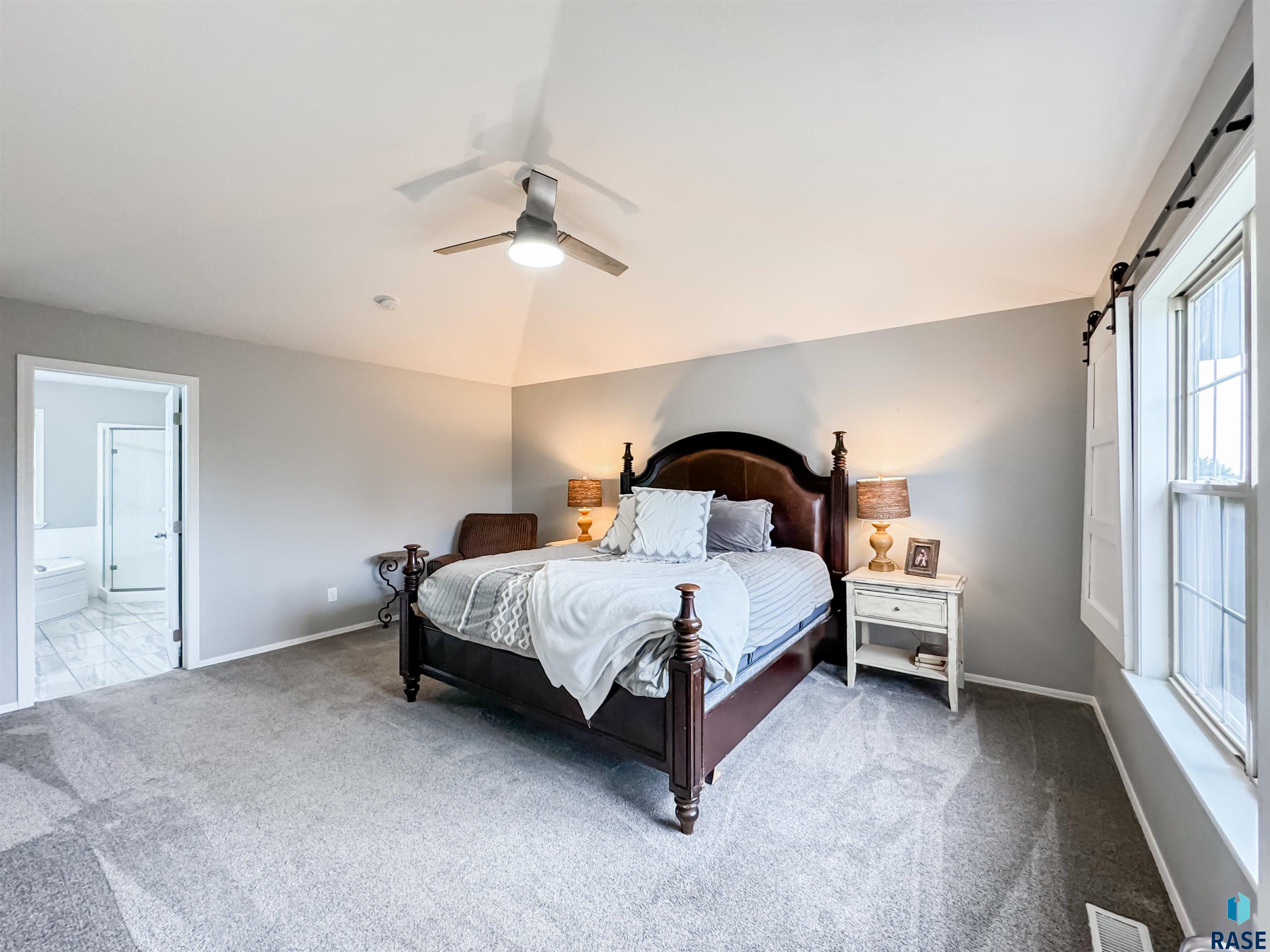 909 S Fawn Ct