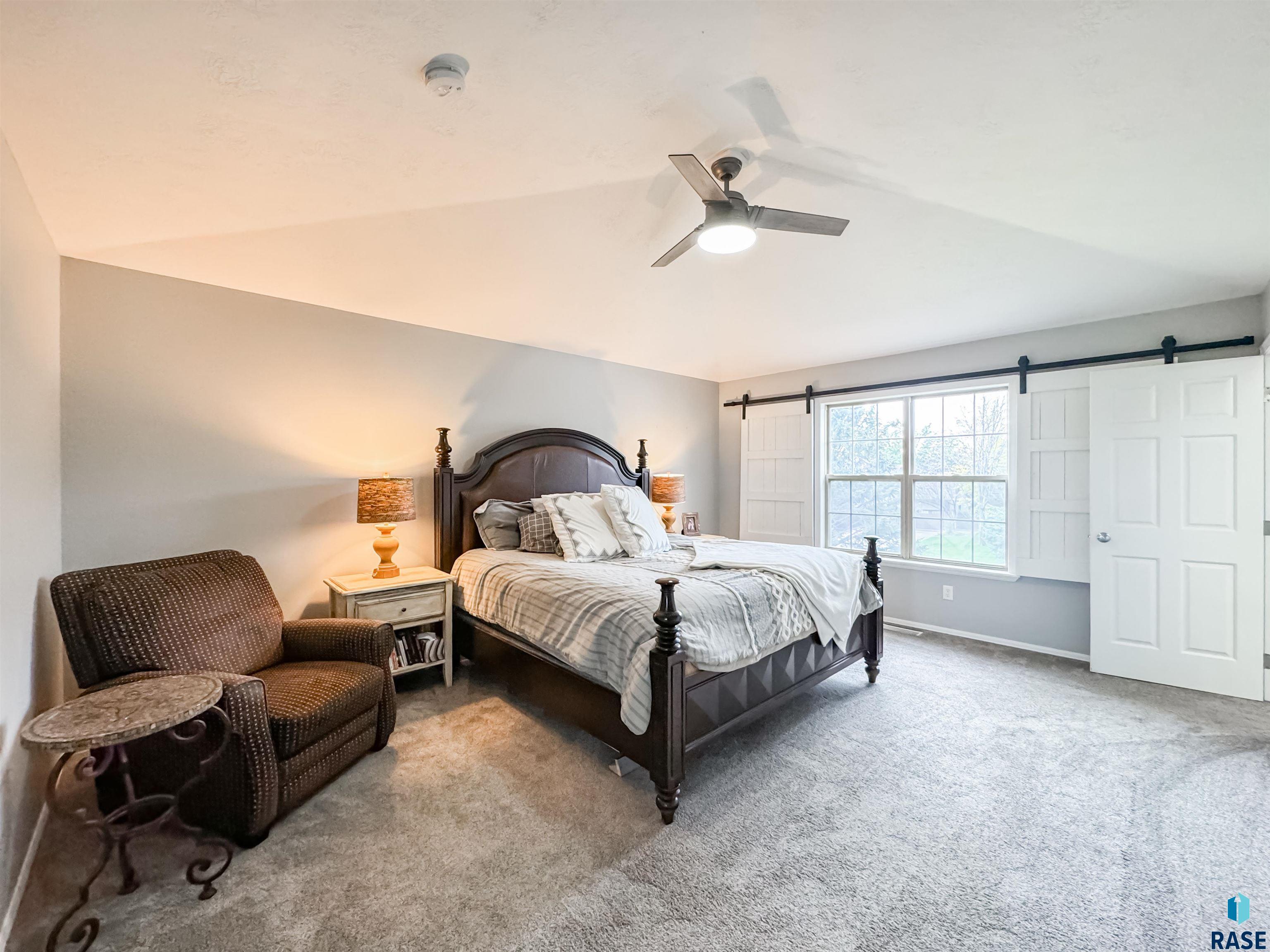 909 S Fawn Ct