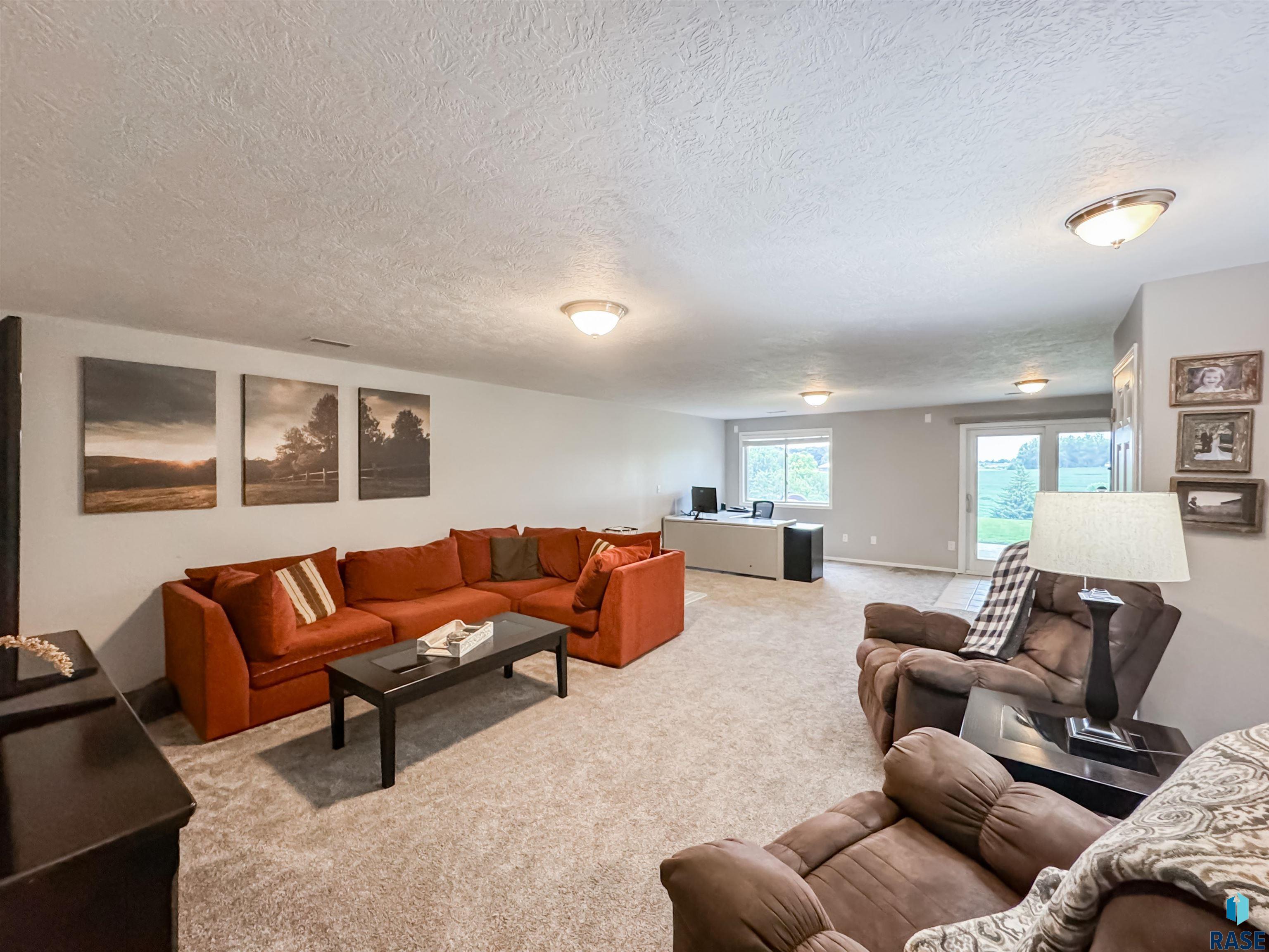 909 S Fawn Ct
