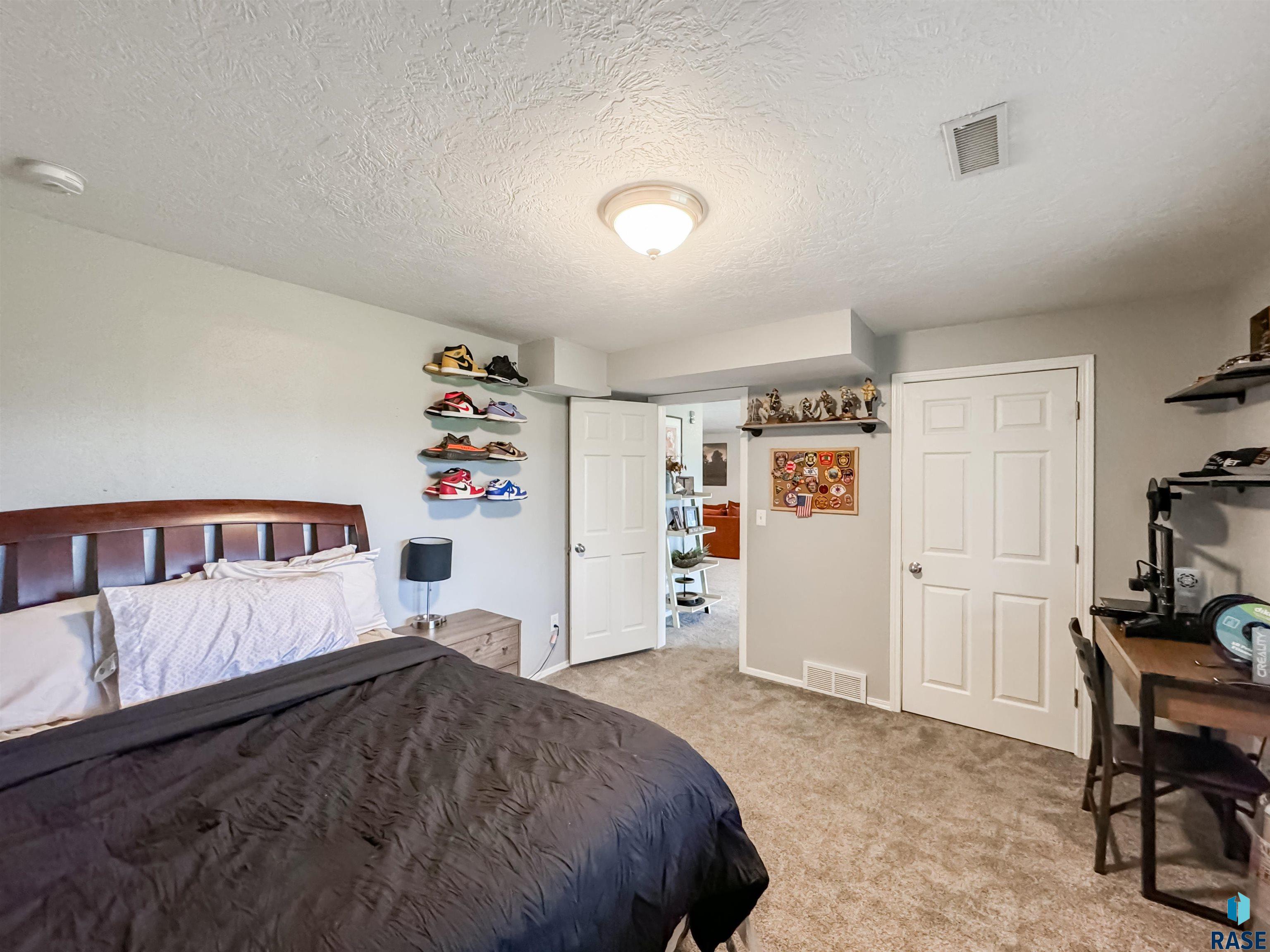 909 S Fawn Ct