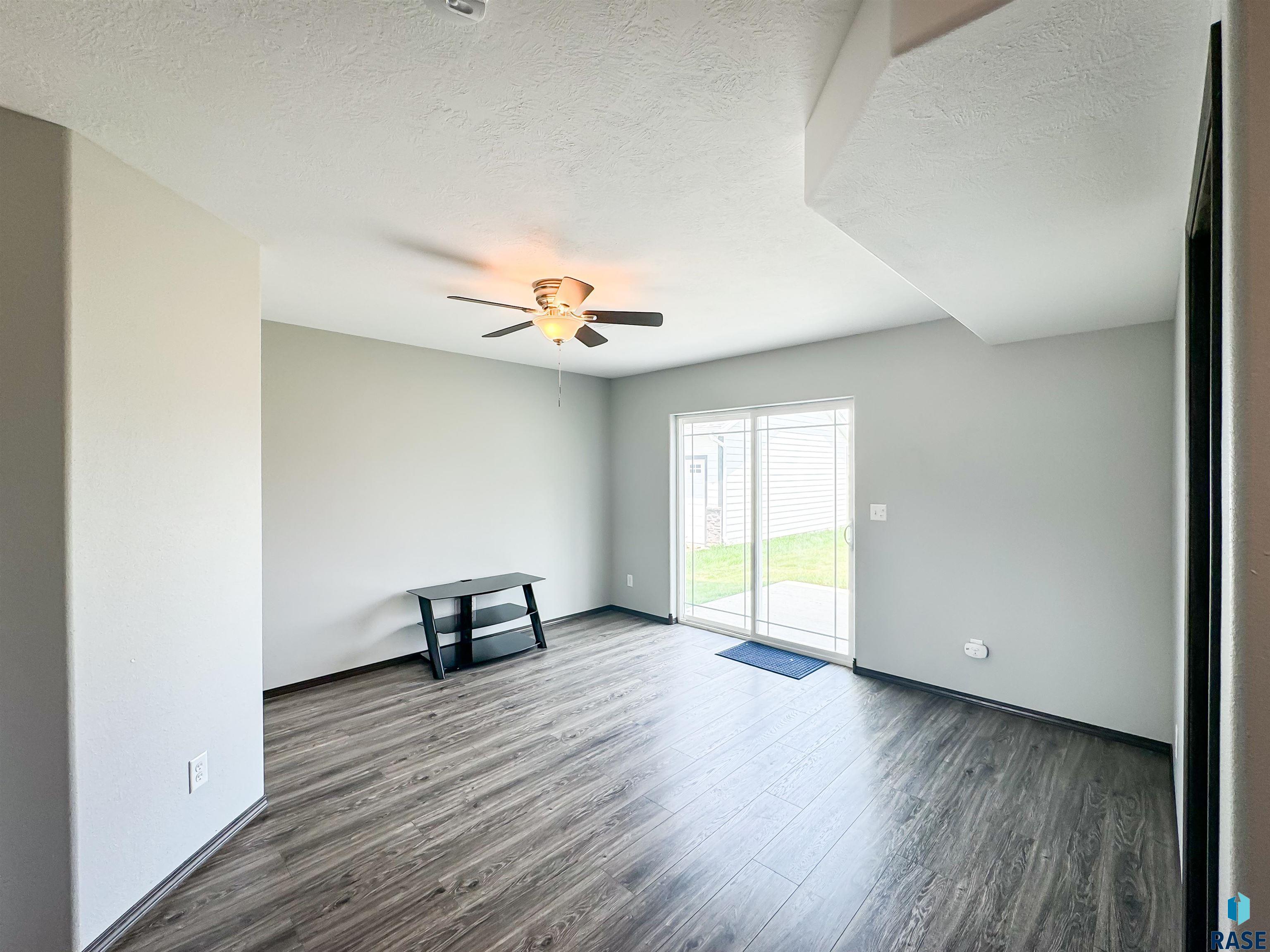 5604 W Holbrook Cir