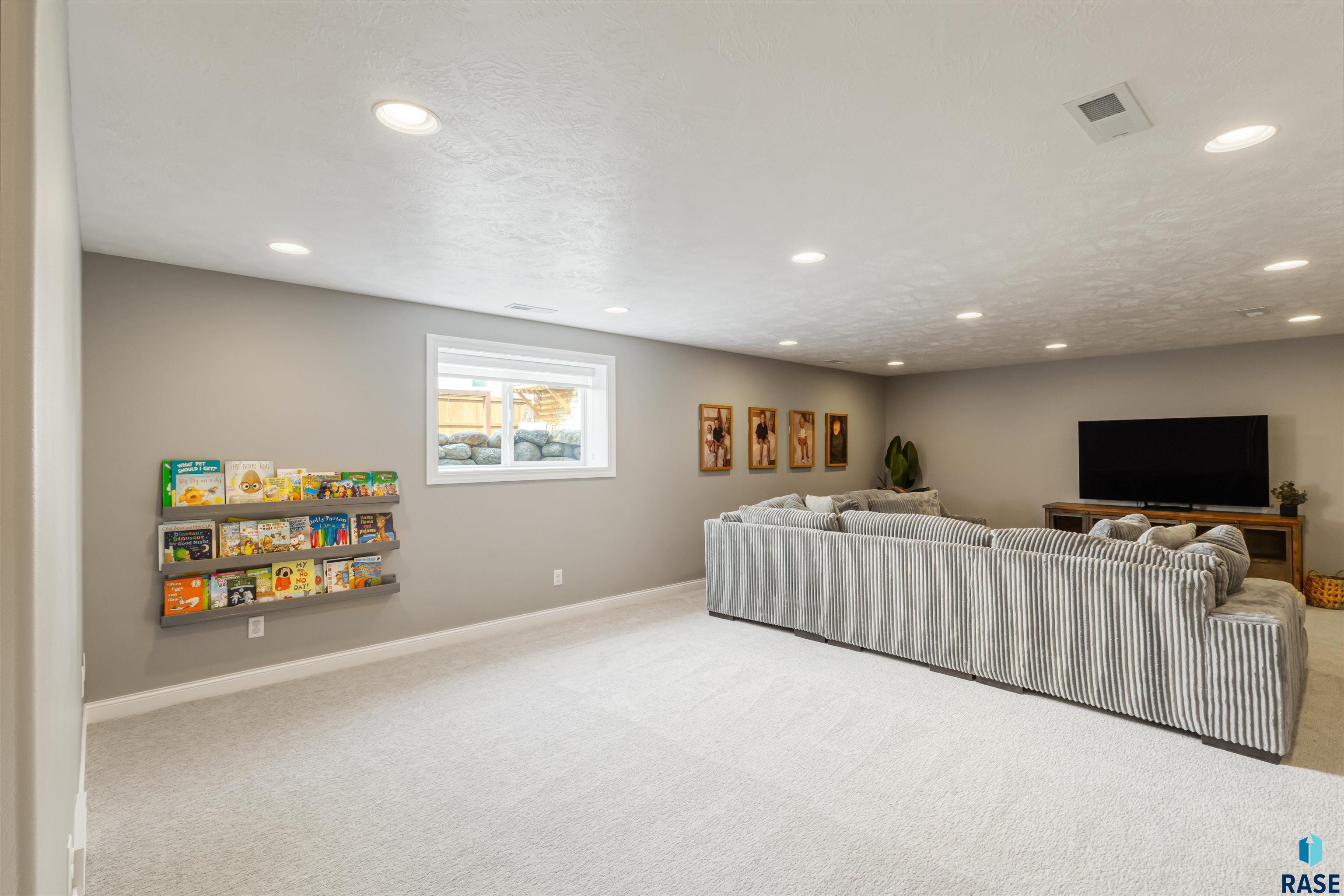 4208 W Explorer Cir