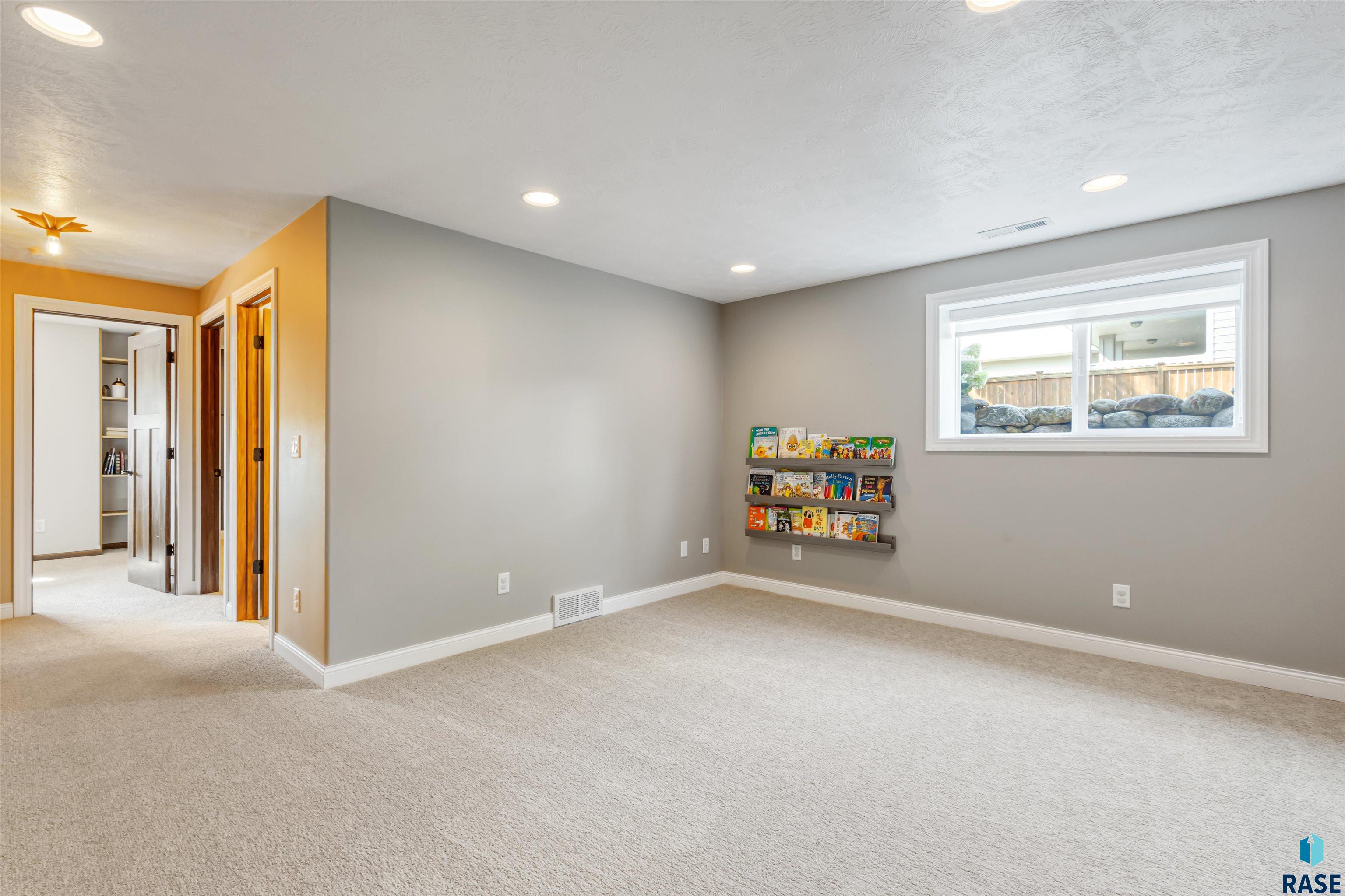 4208 W Explorer Cir