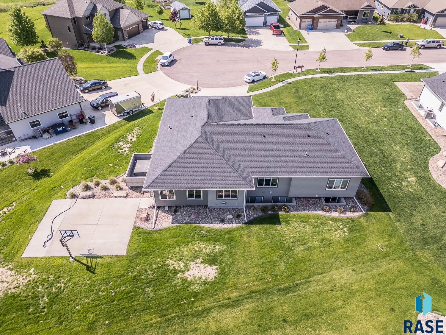 2824 E Sunflower Cir