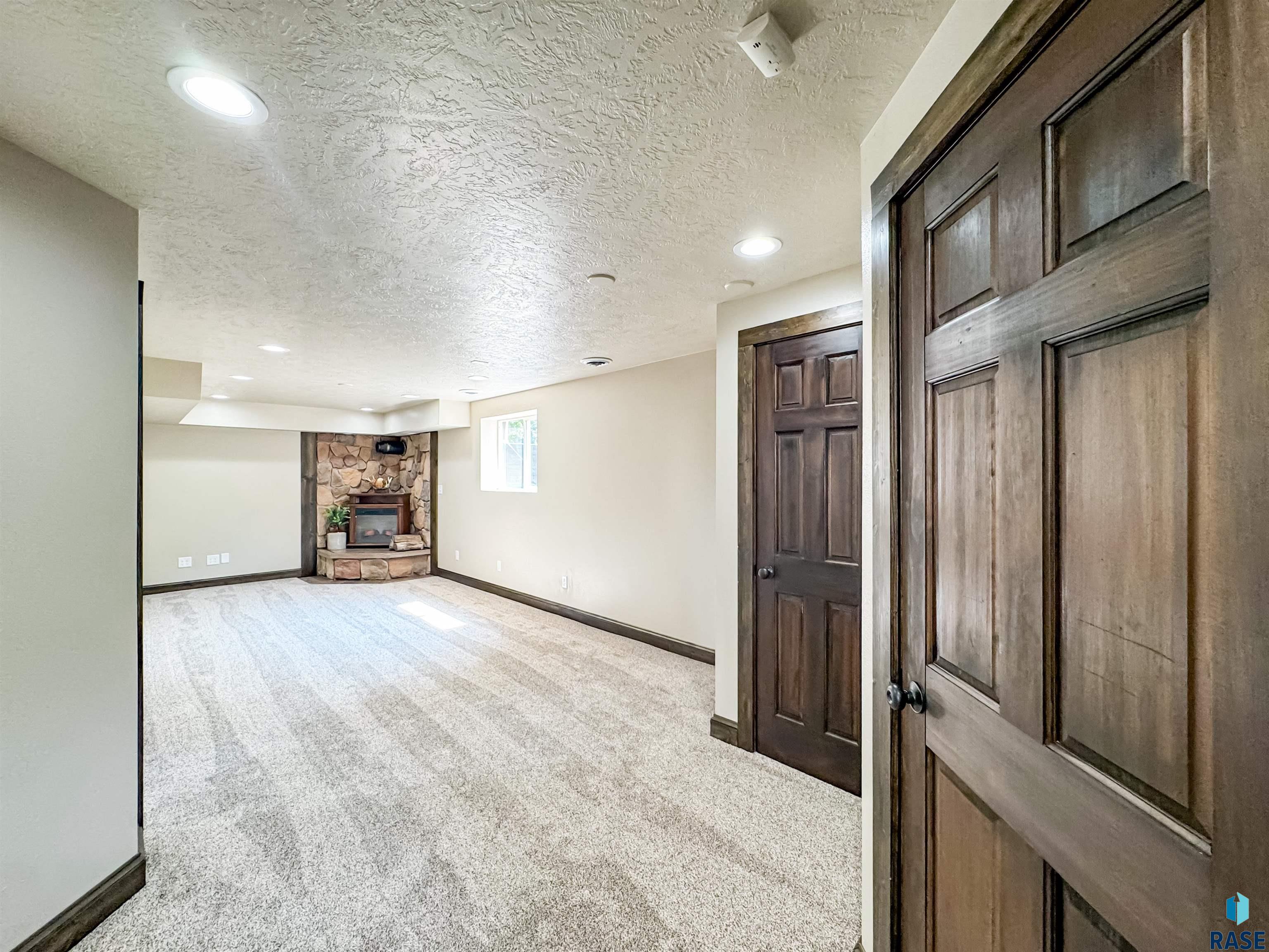 309 S Main St