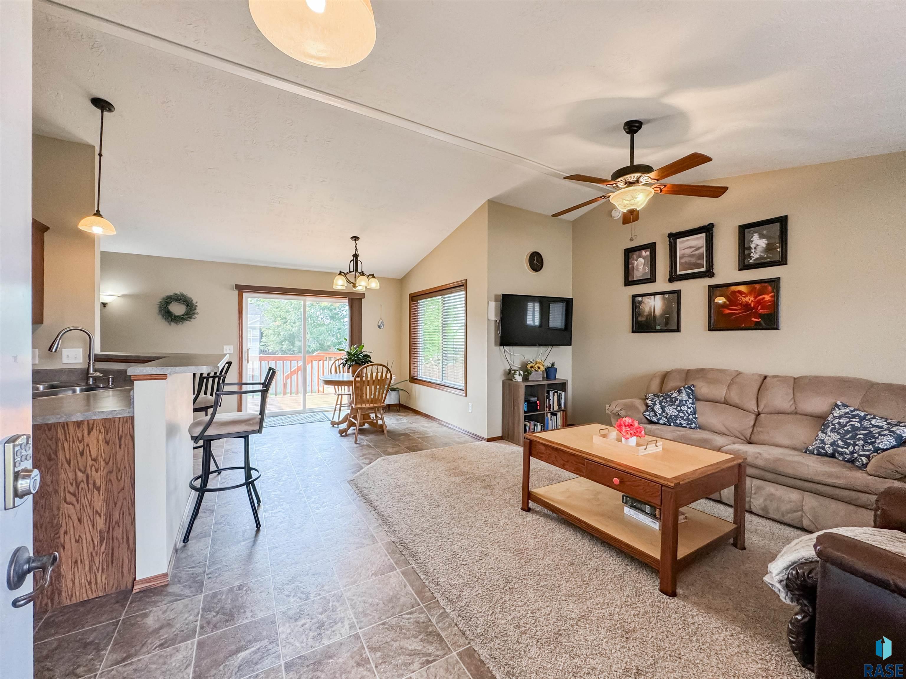 5713 W Hemlock Dr