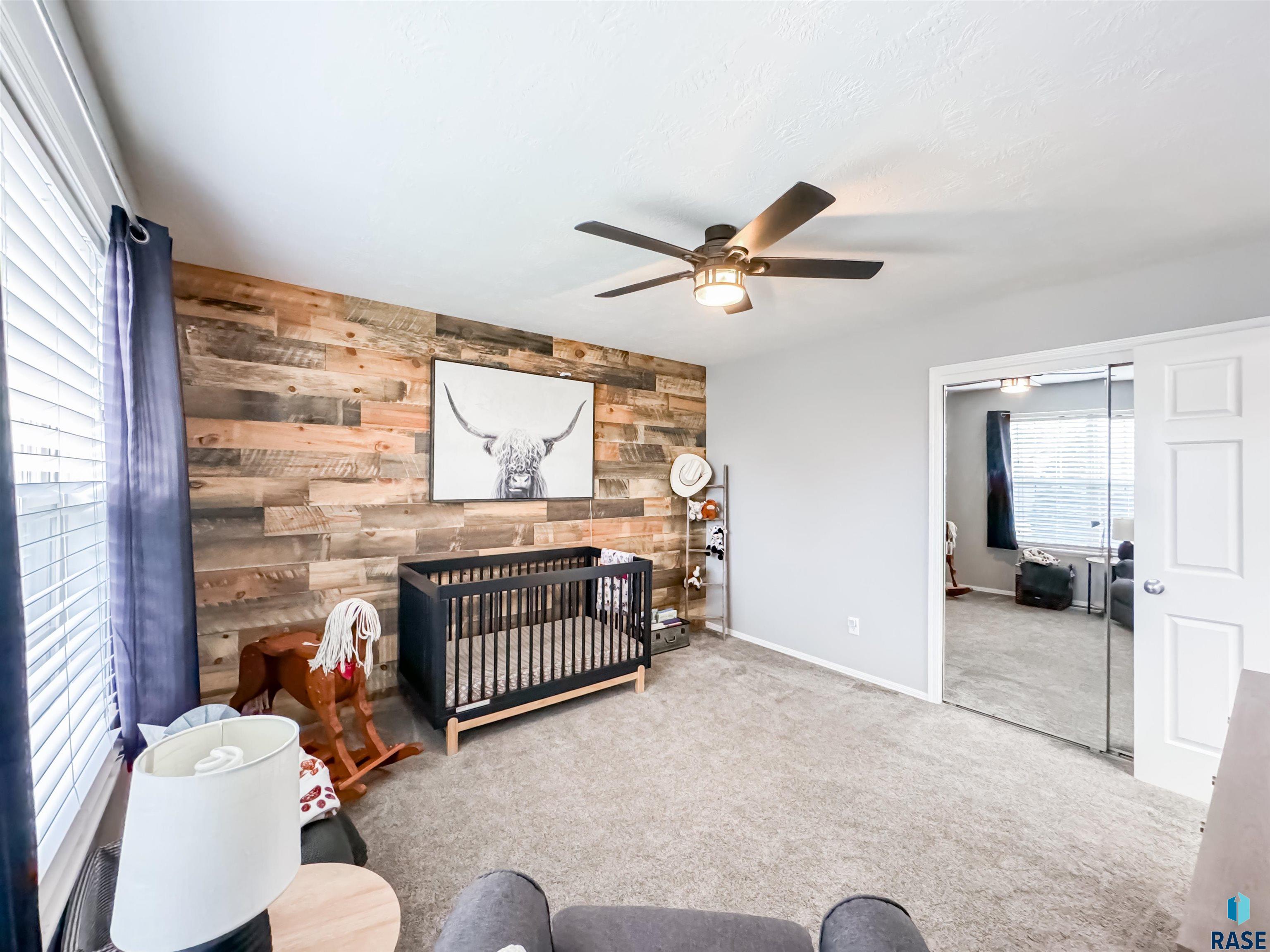 909 S Fawn Ct