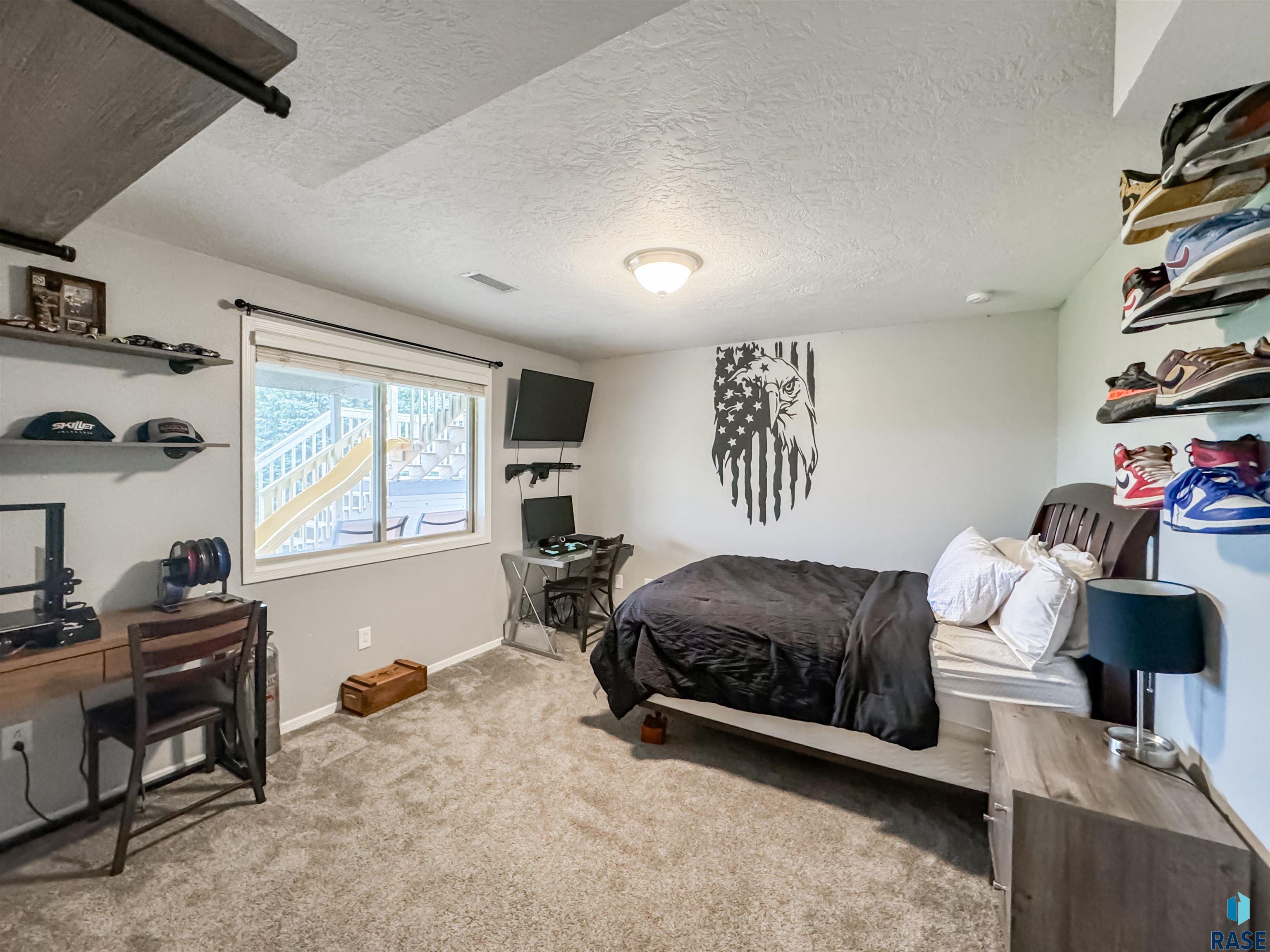 909 S Fawn Ct