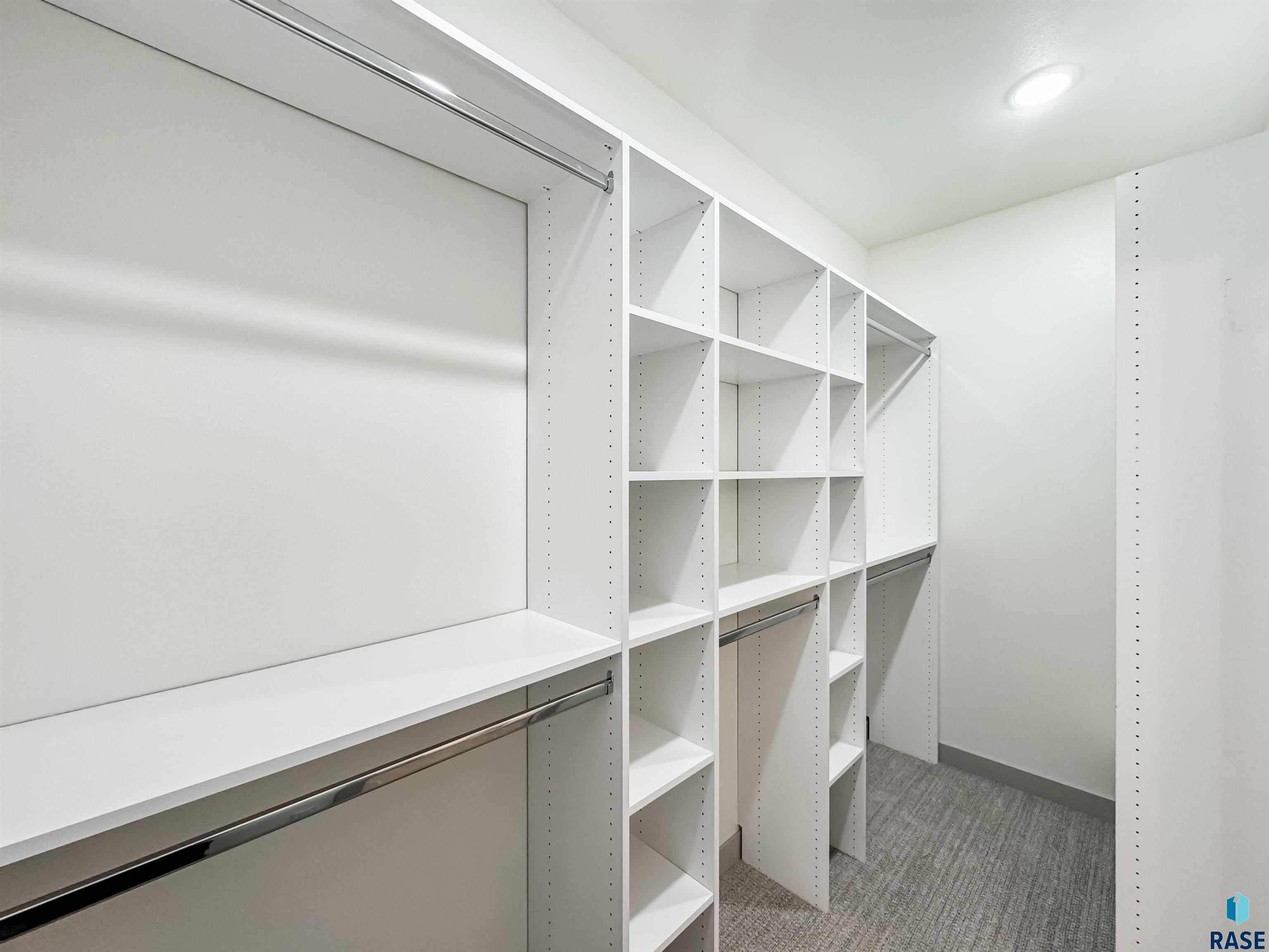 205 W Willow Trl