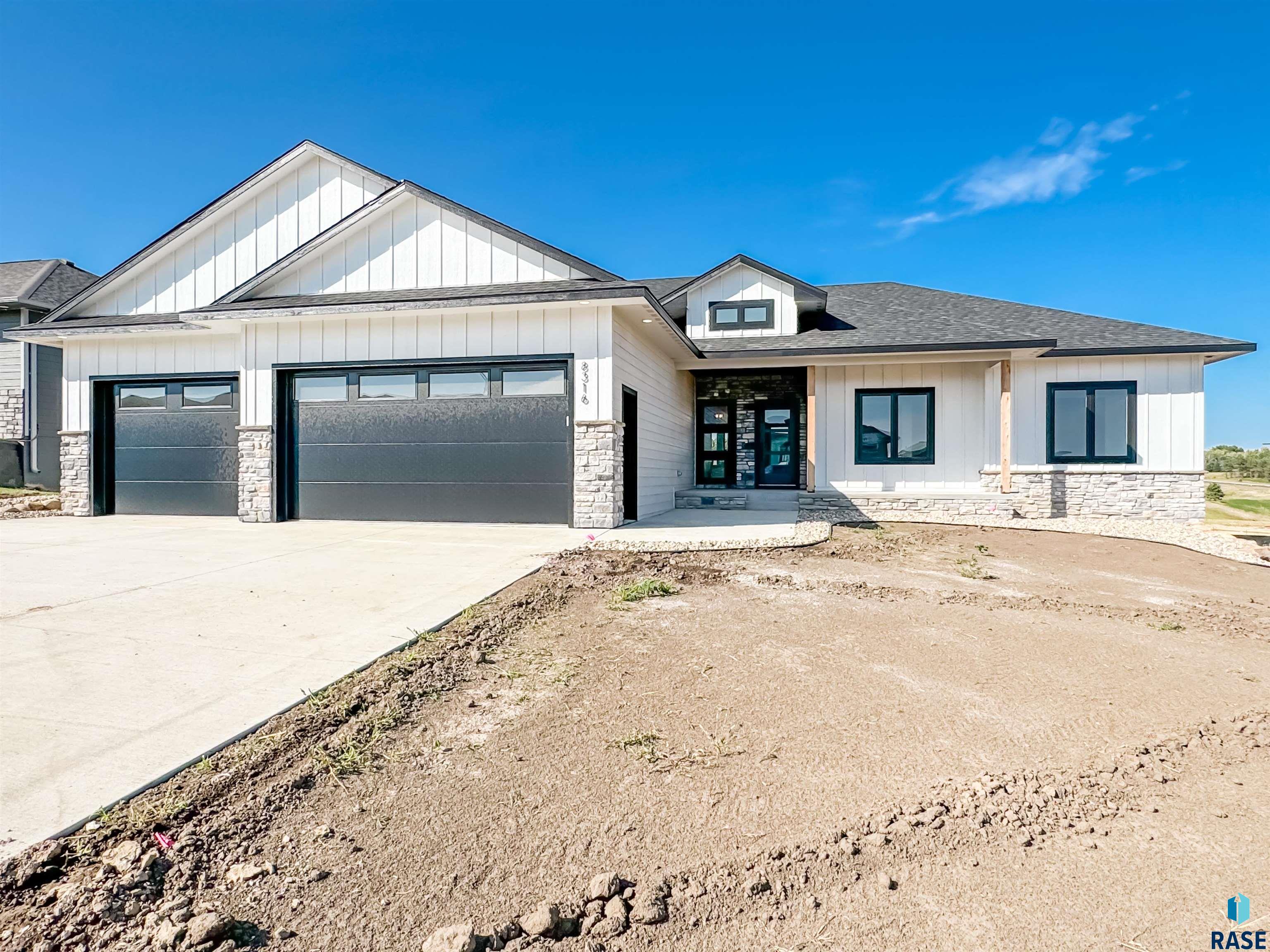 8316 E Sheridan Cir