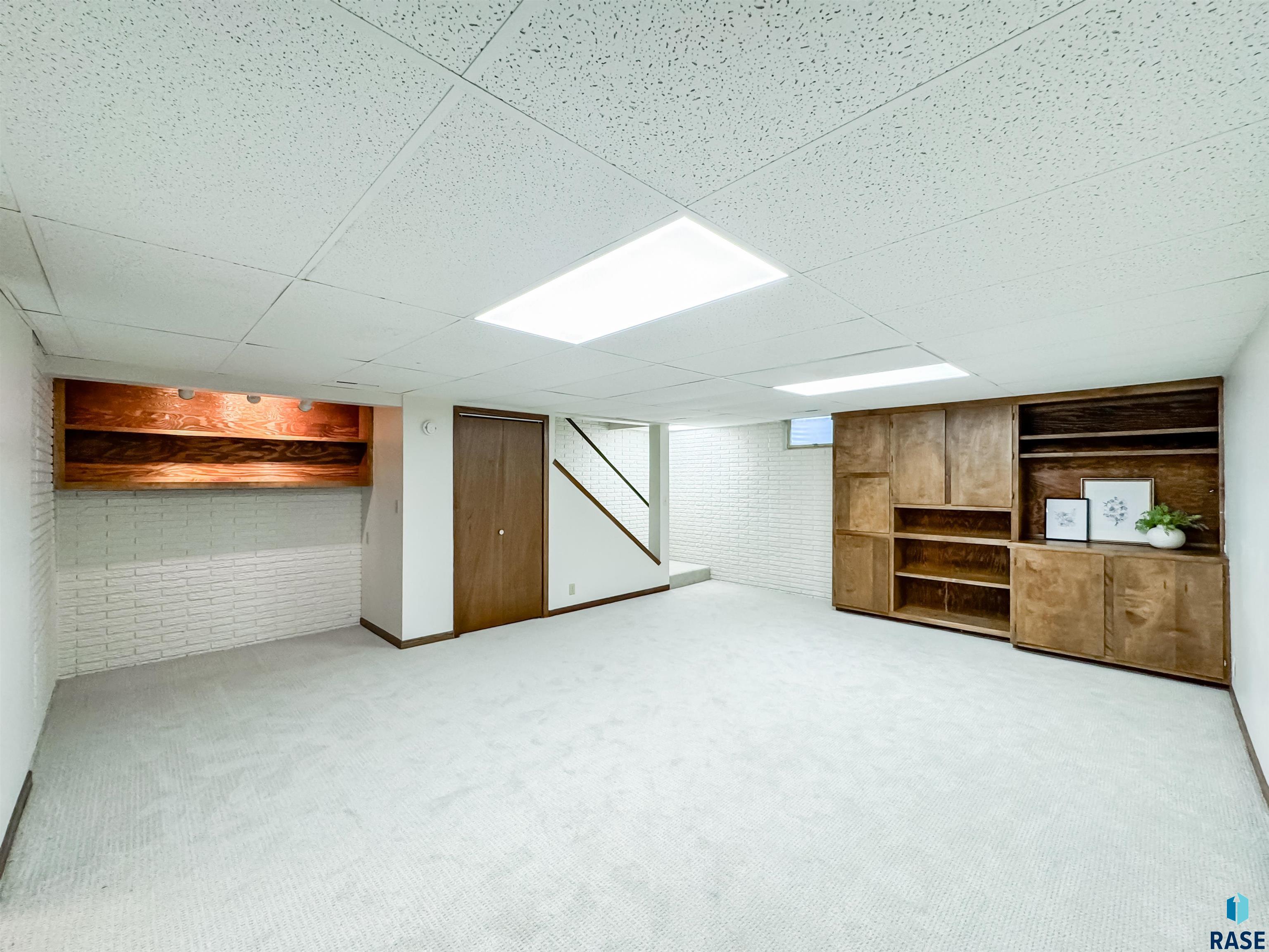 5200 W St James Dr