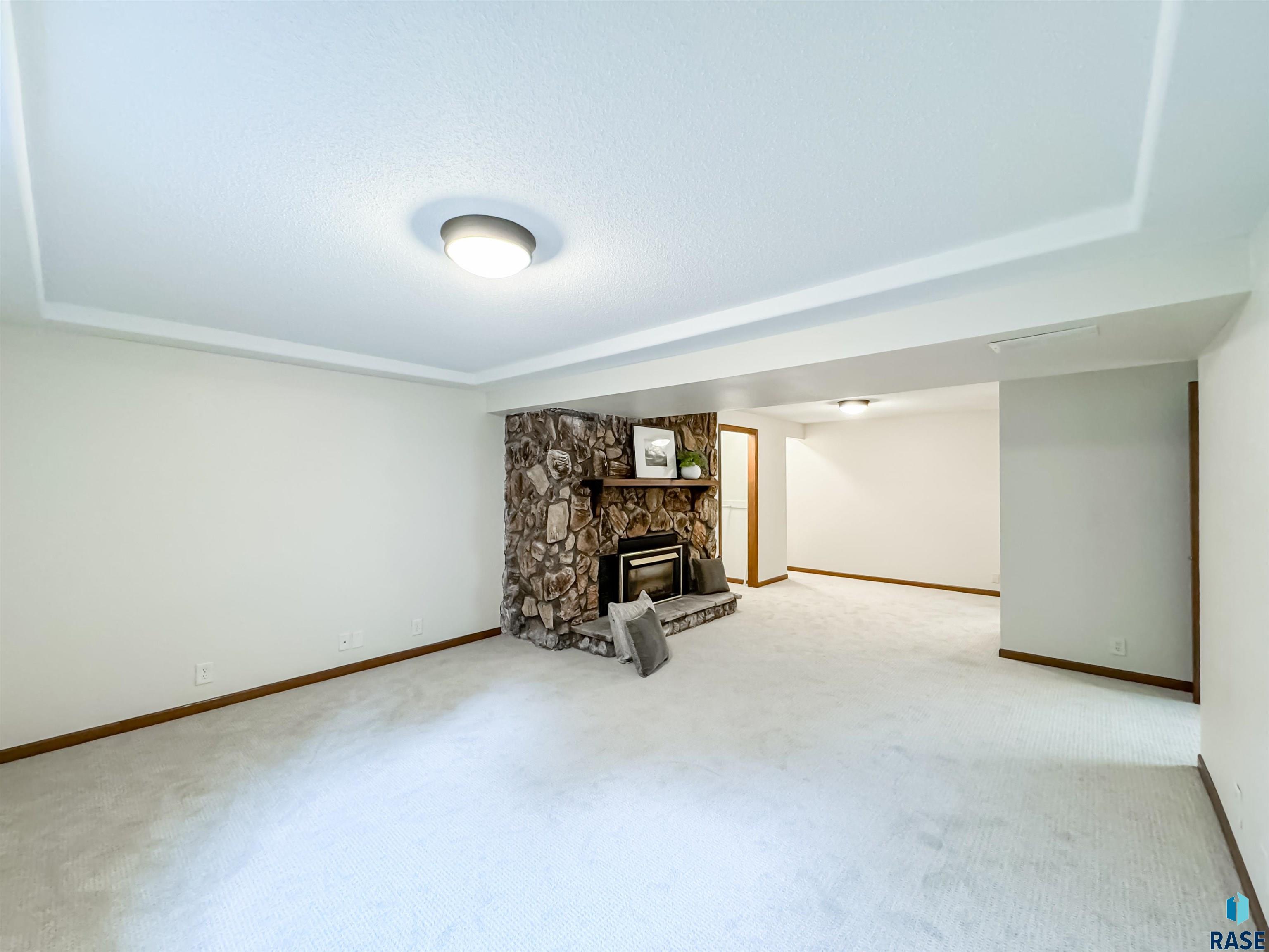 5200 W St James Dr