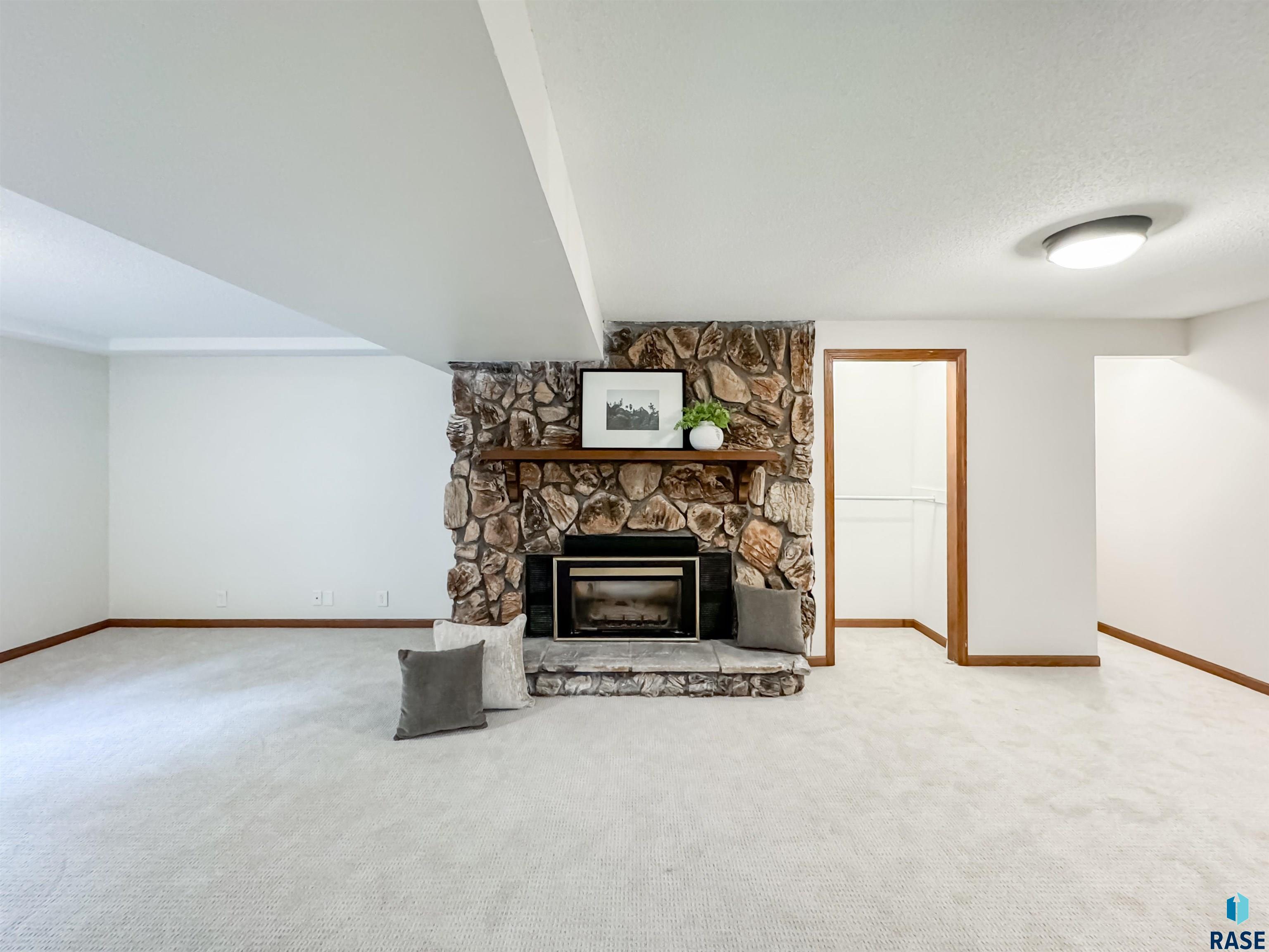 5200 W St James Dr