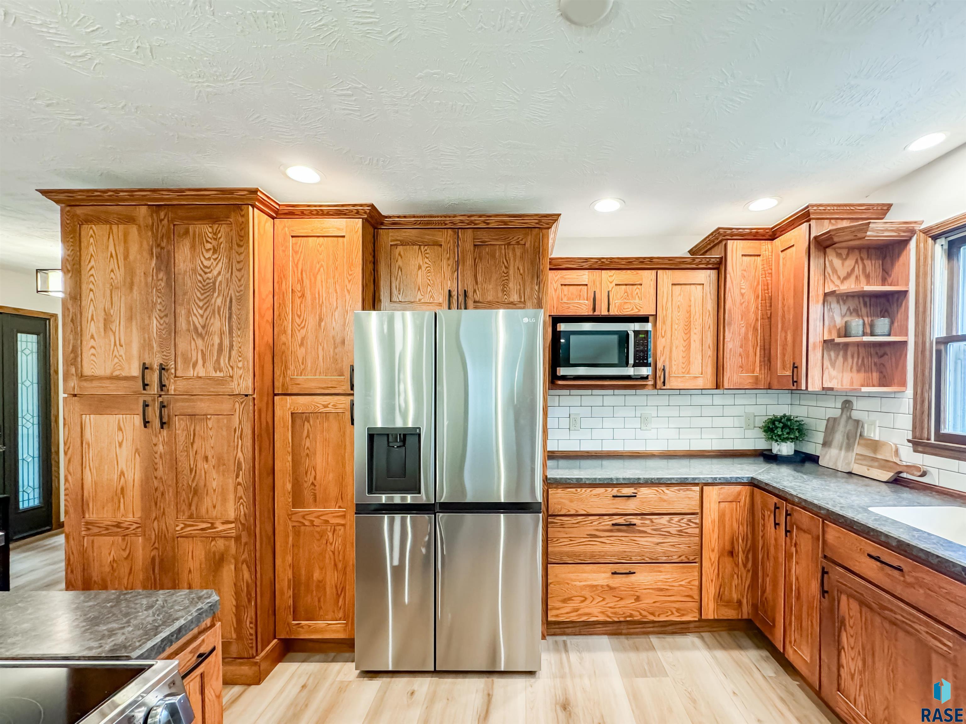 5200 W St James Dr