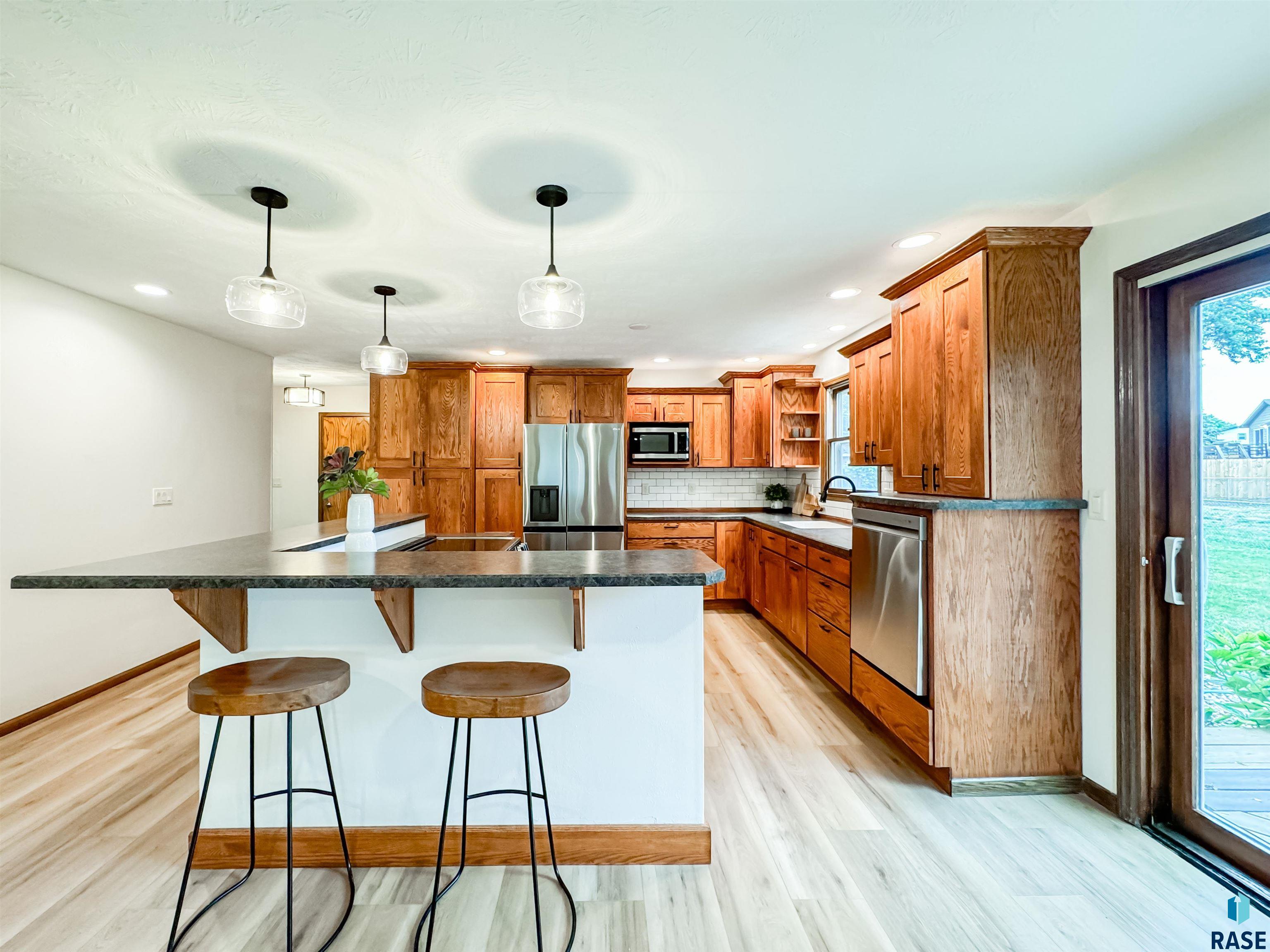 5200 W St James Dr