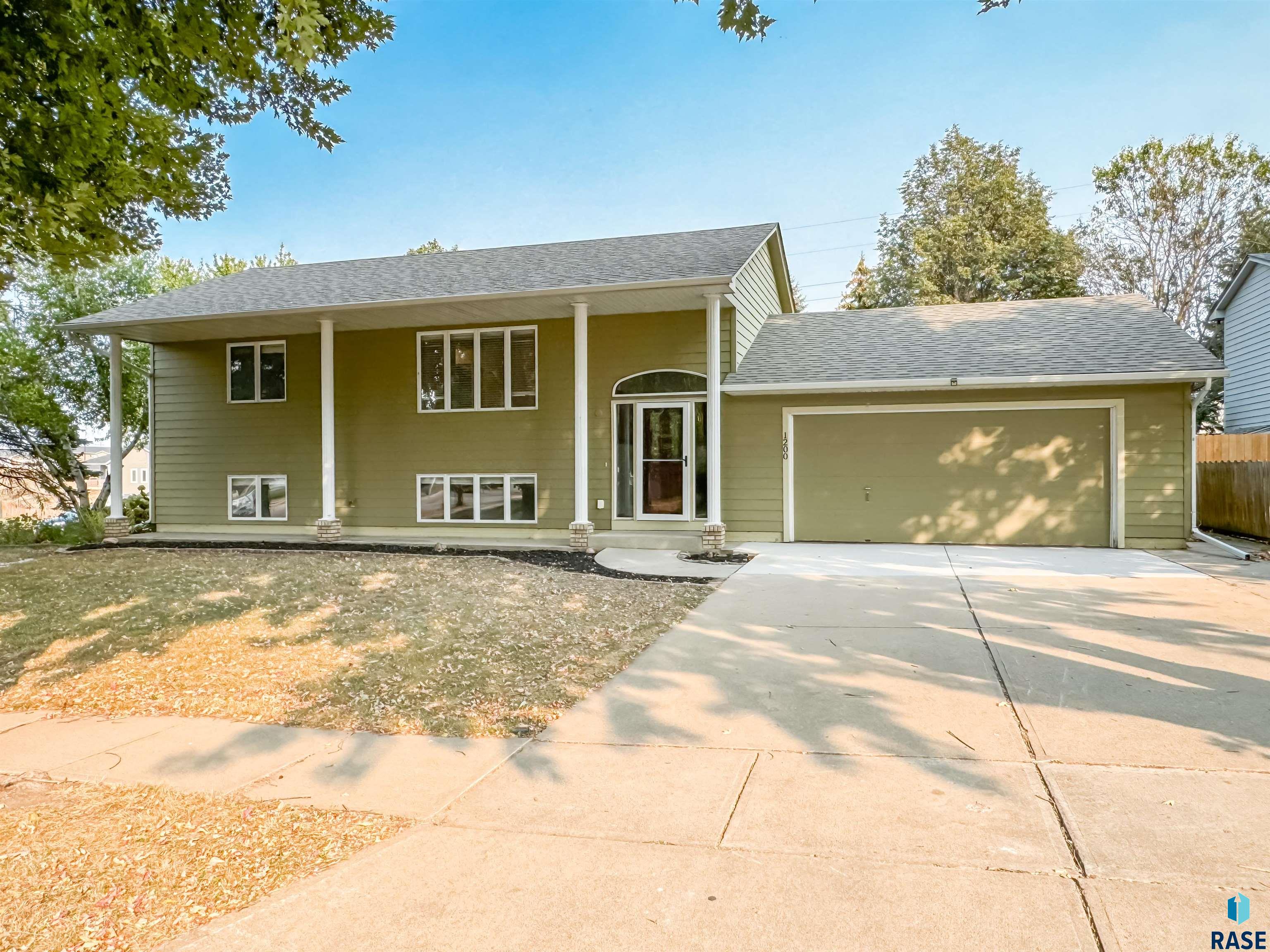 1200 S Sunny View Dr