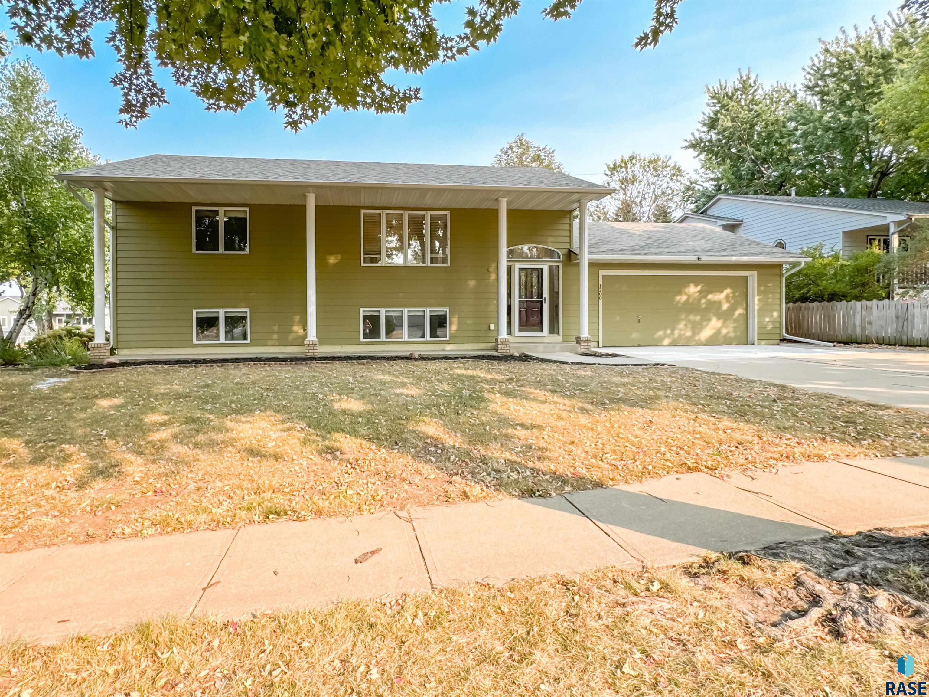1200 S Sunny View Dr