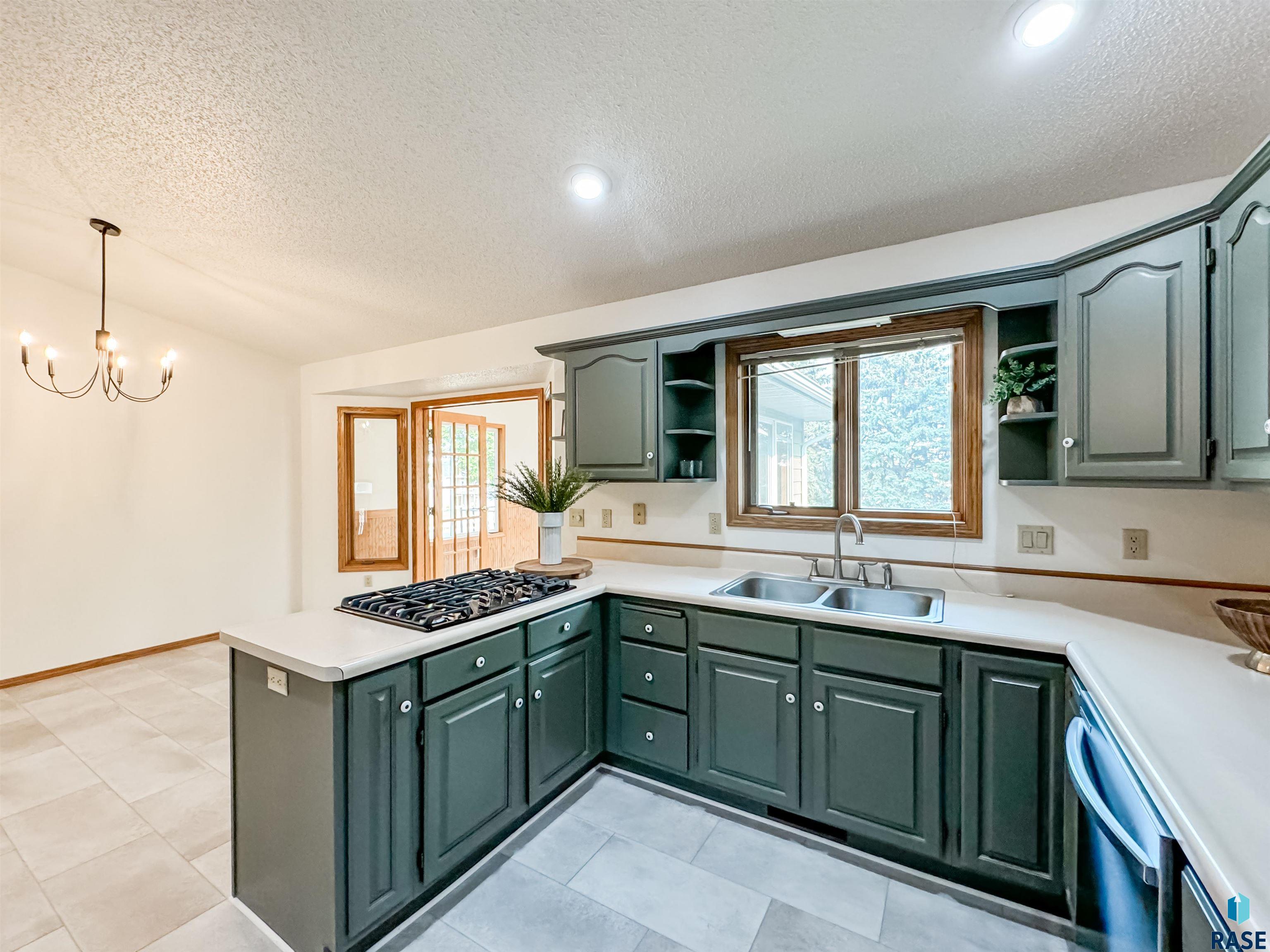 1200 S Sunny View Dr