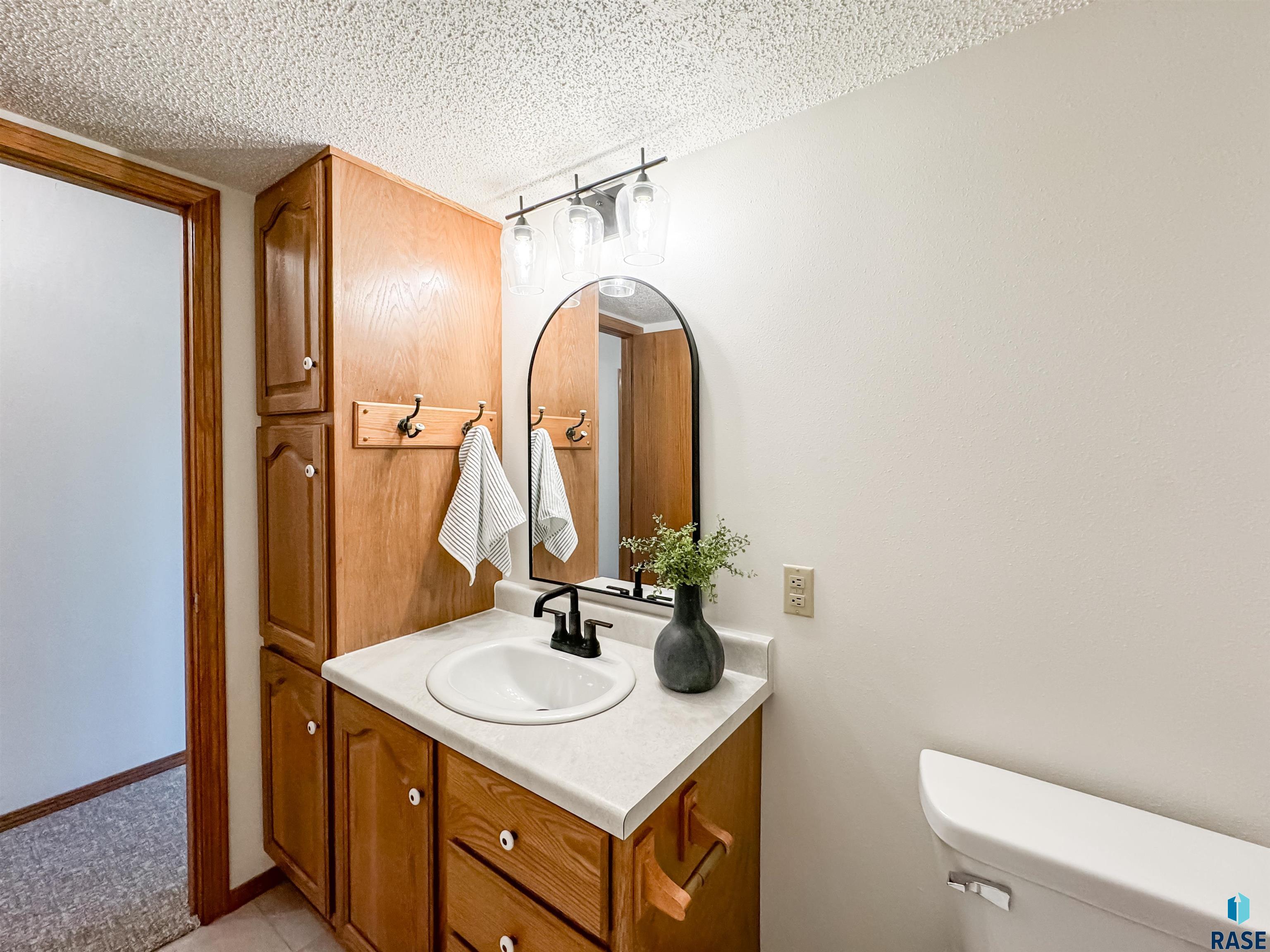 1200 S Sunny View Dr